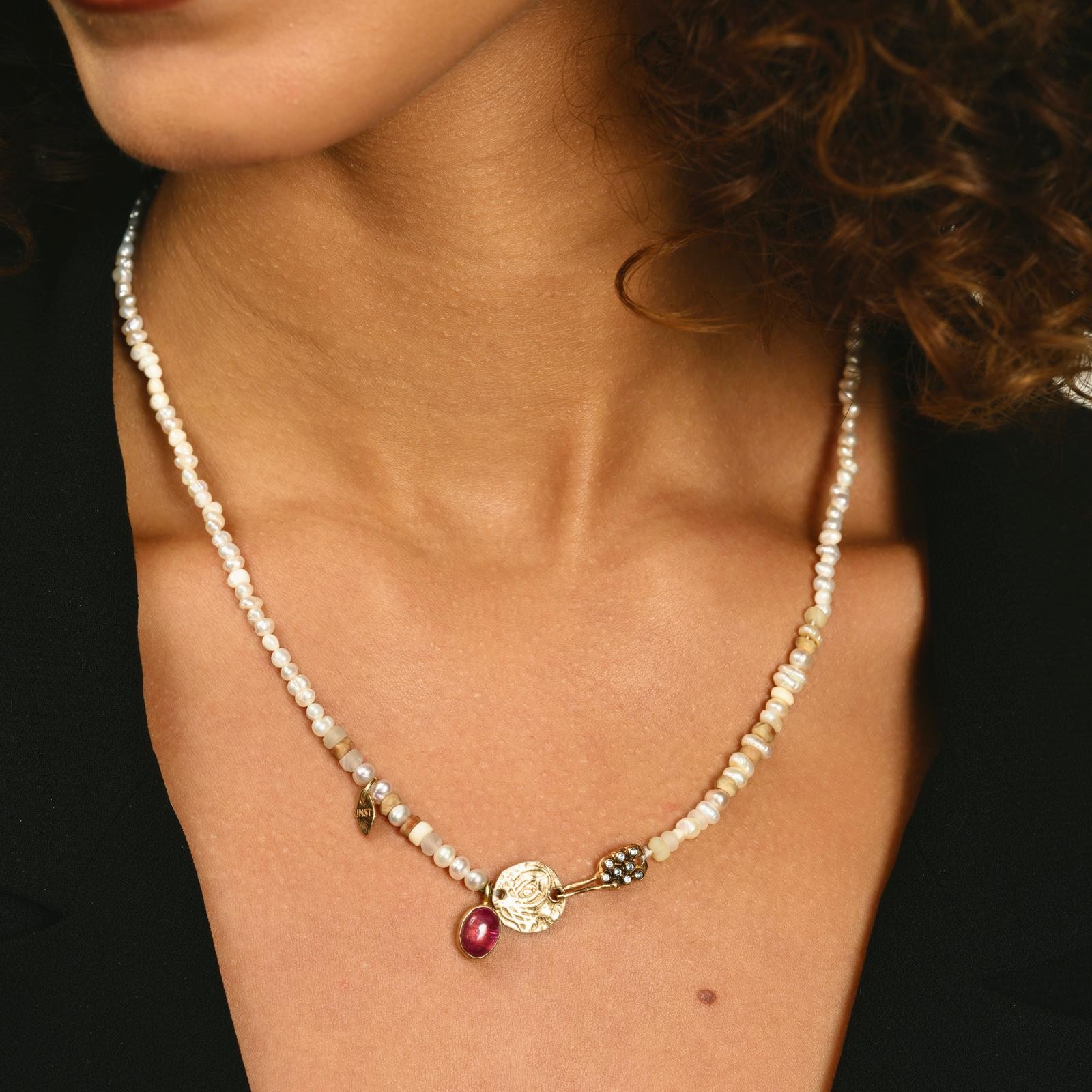 Nora Women Necklace