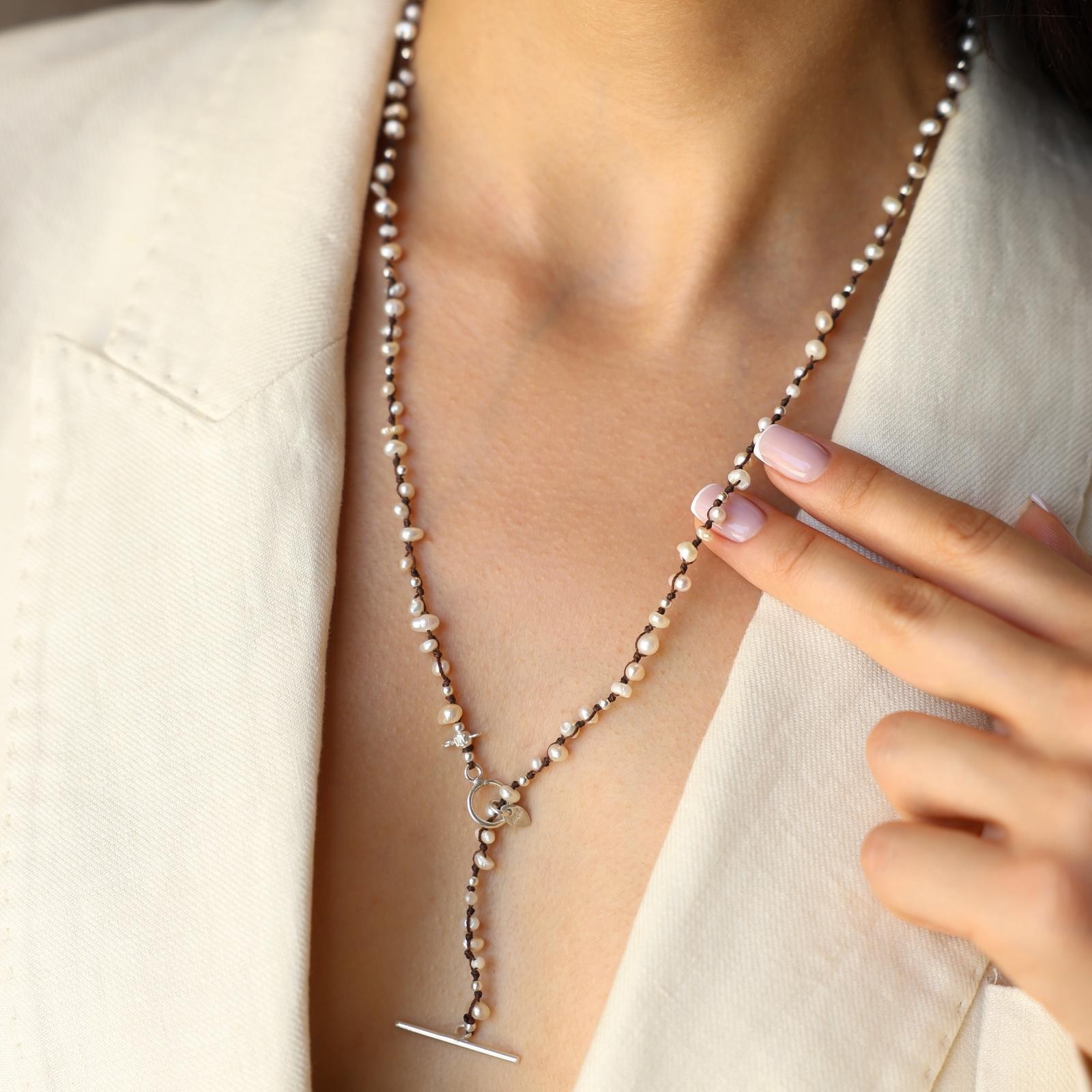 Snowy Women Necklace