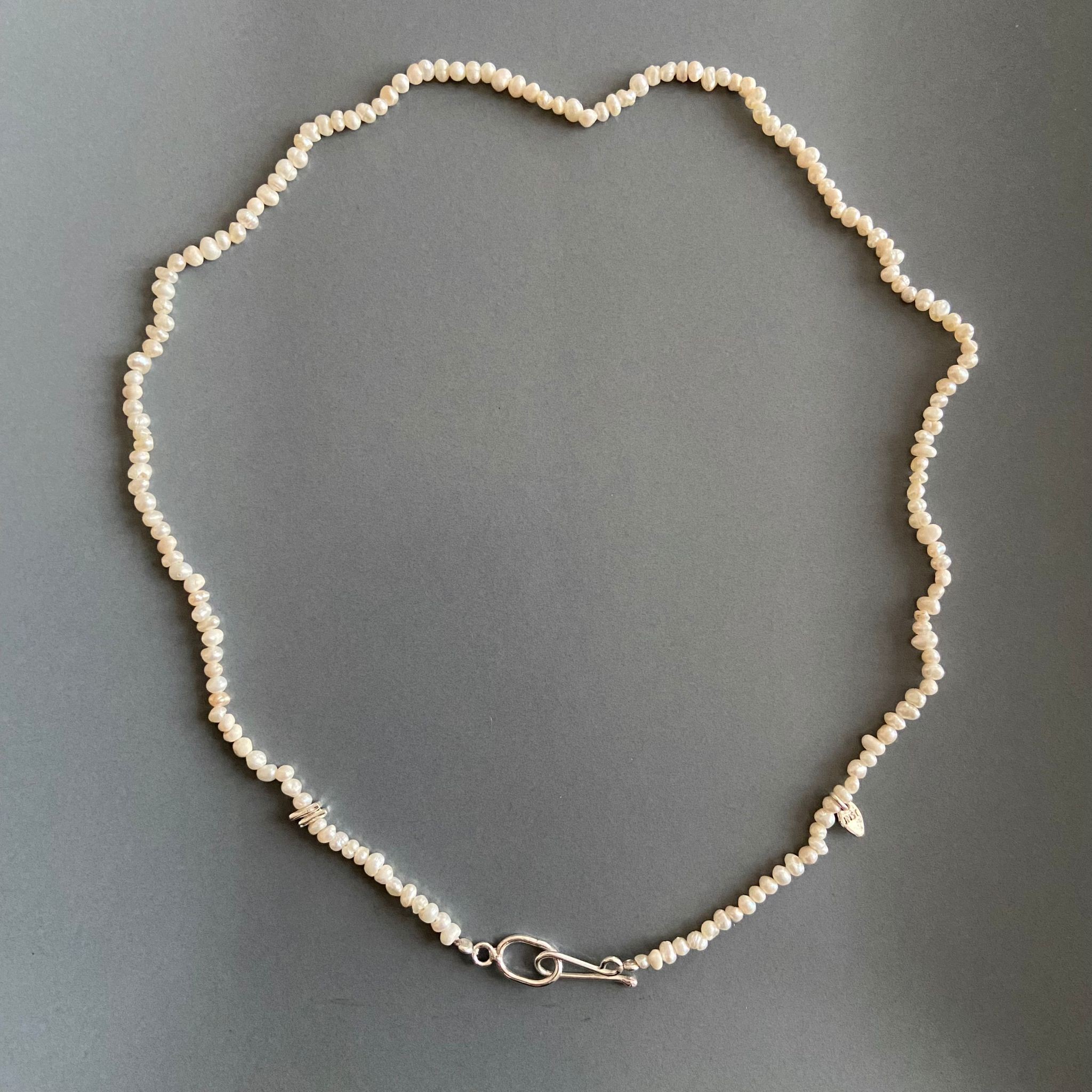 Plain Pearl Unisex Necklace