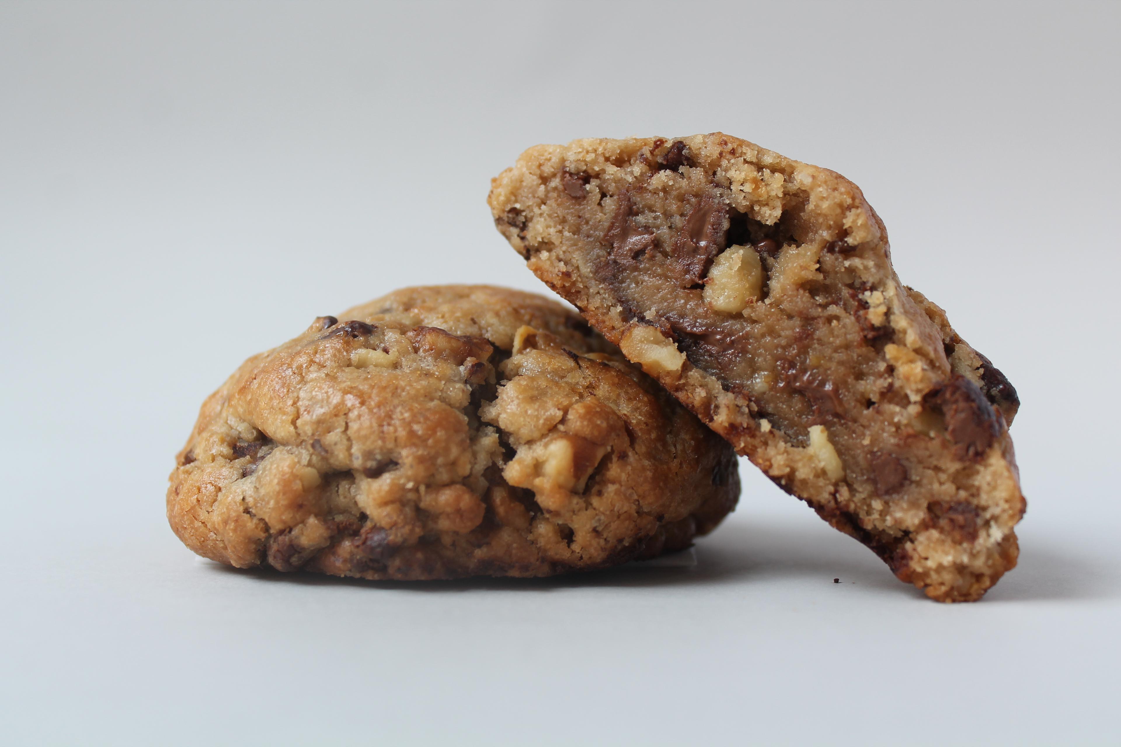 Sütlü Çikolatalı & Cevizli New York Cookies