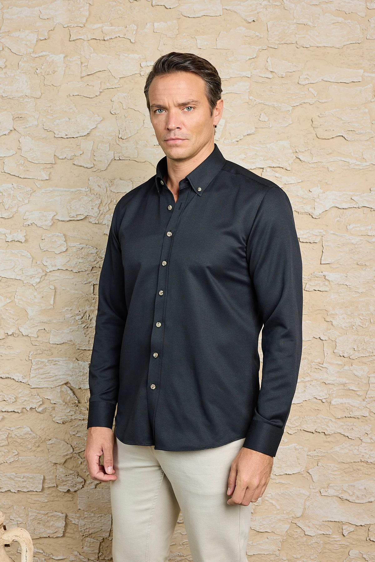 Kadife Görünümlü Pamuklu Slim Fit Erkek Gömlek - Siyah