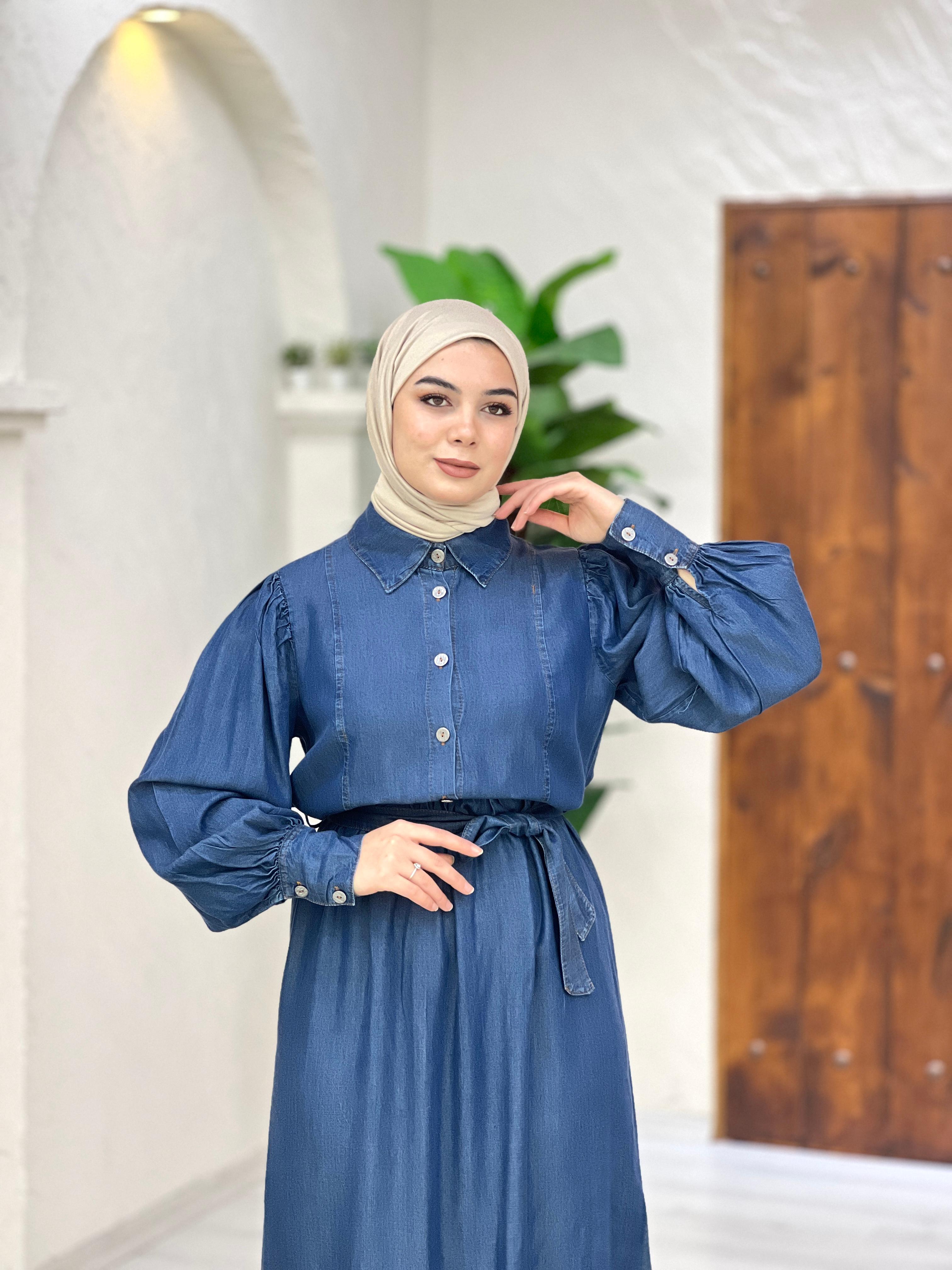 Cepli ve Kemerli Denim Elbise