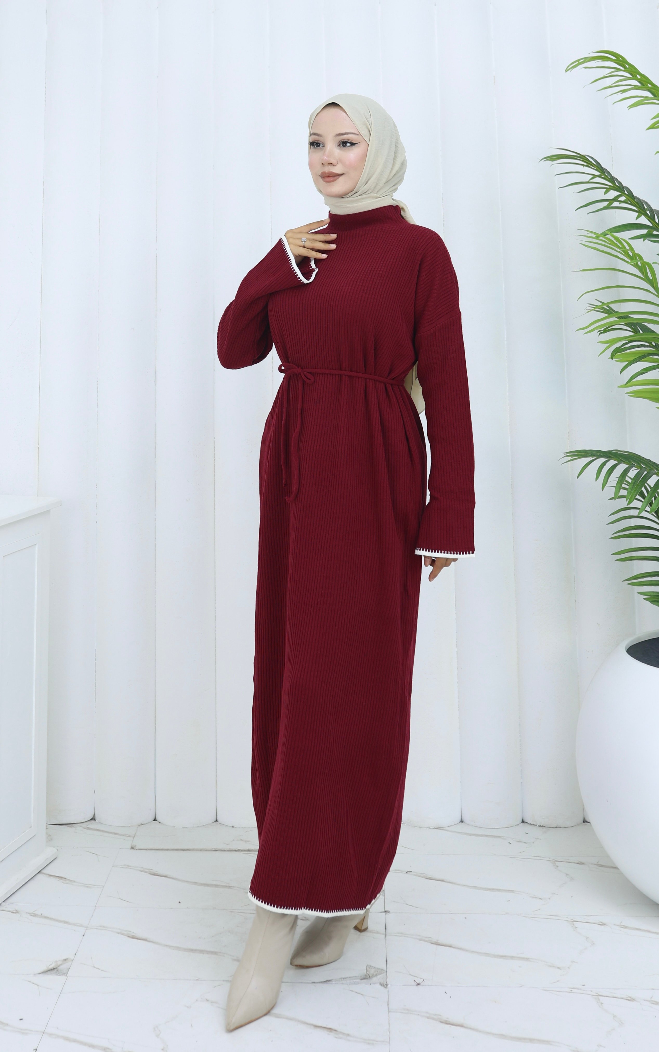 Hafif ve Rahat Belden Kuşaklı Triko Elbise - Bordo
