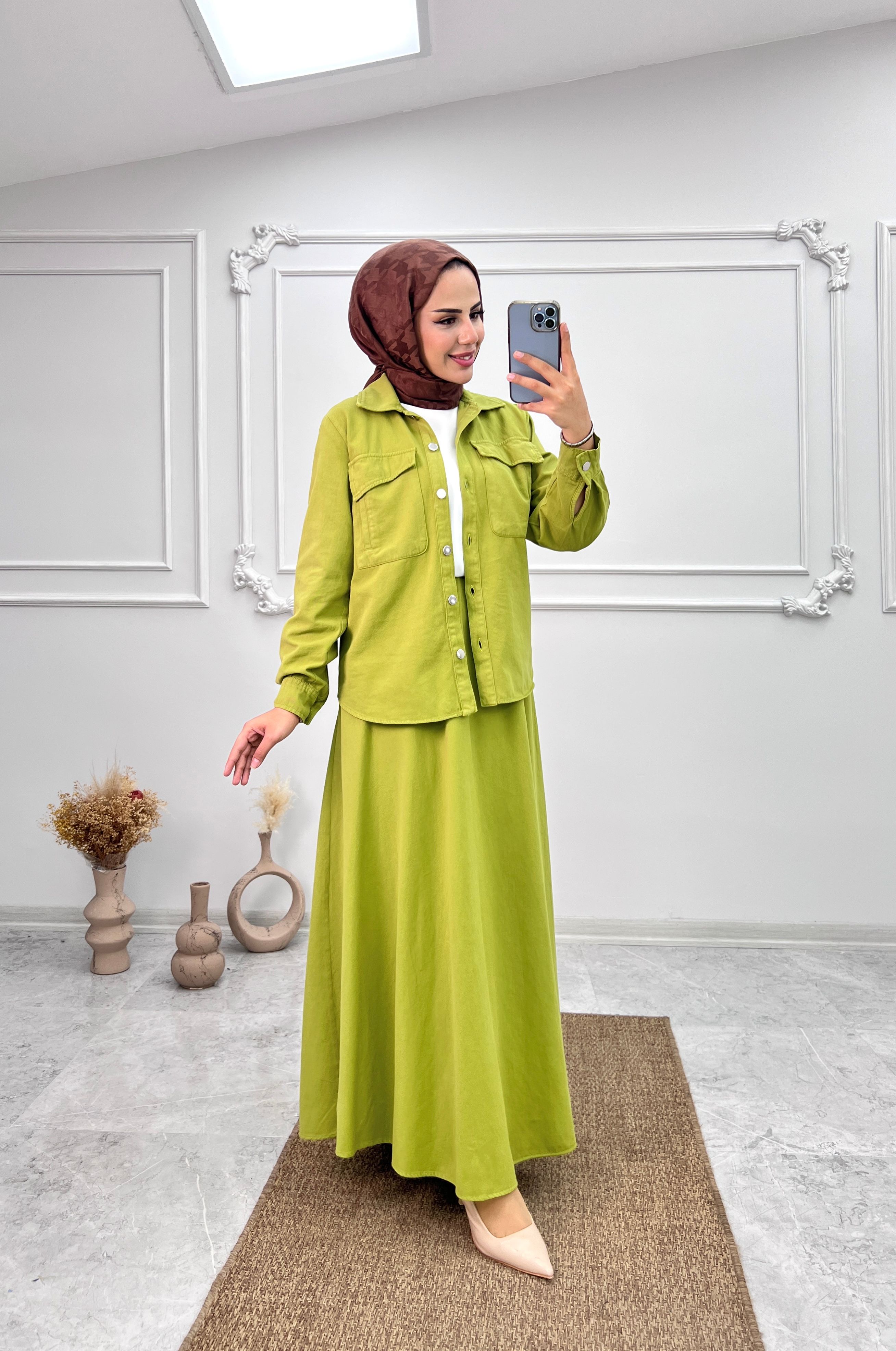 Kot Kumaşıyla Günlük Stil Sunan İki Parçalı Etek ve Ceket Takım