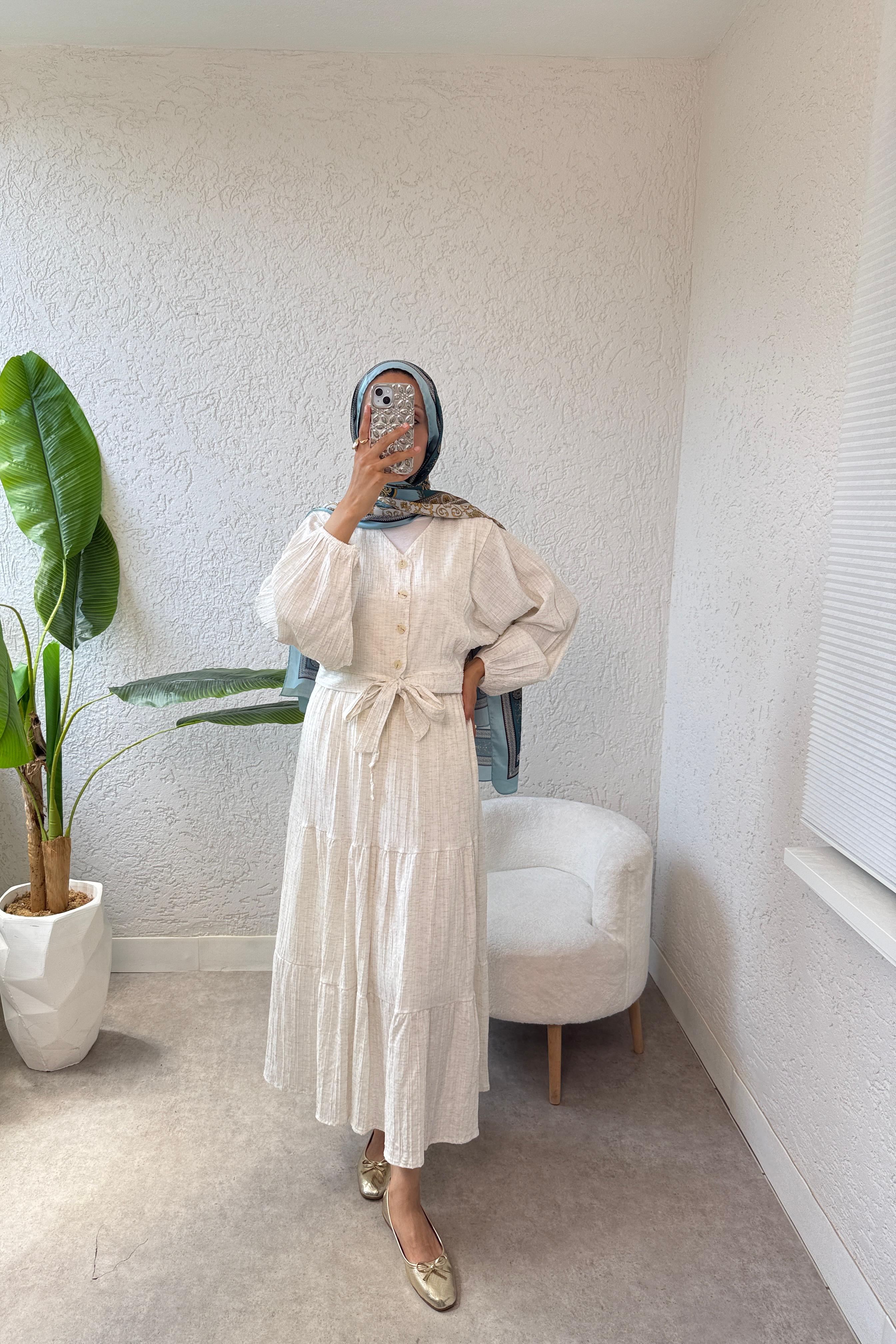 Kuşak Detaylı Bluz ve Rahat Kesim Etek Takımı