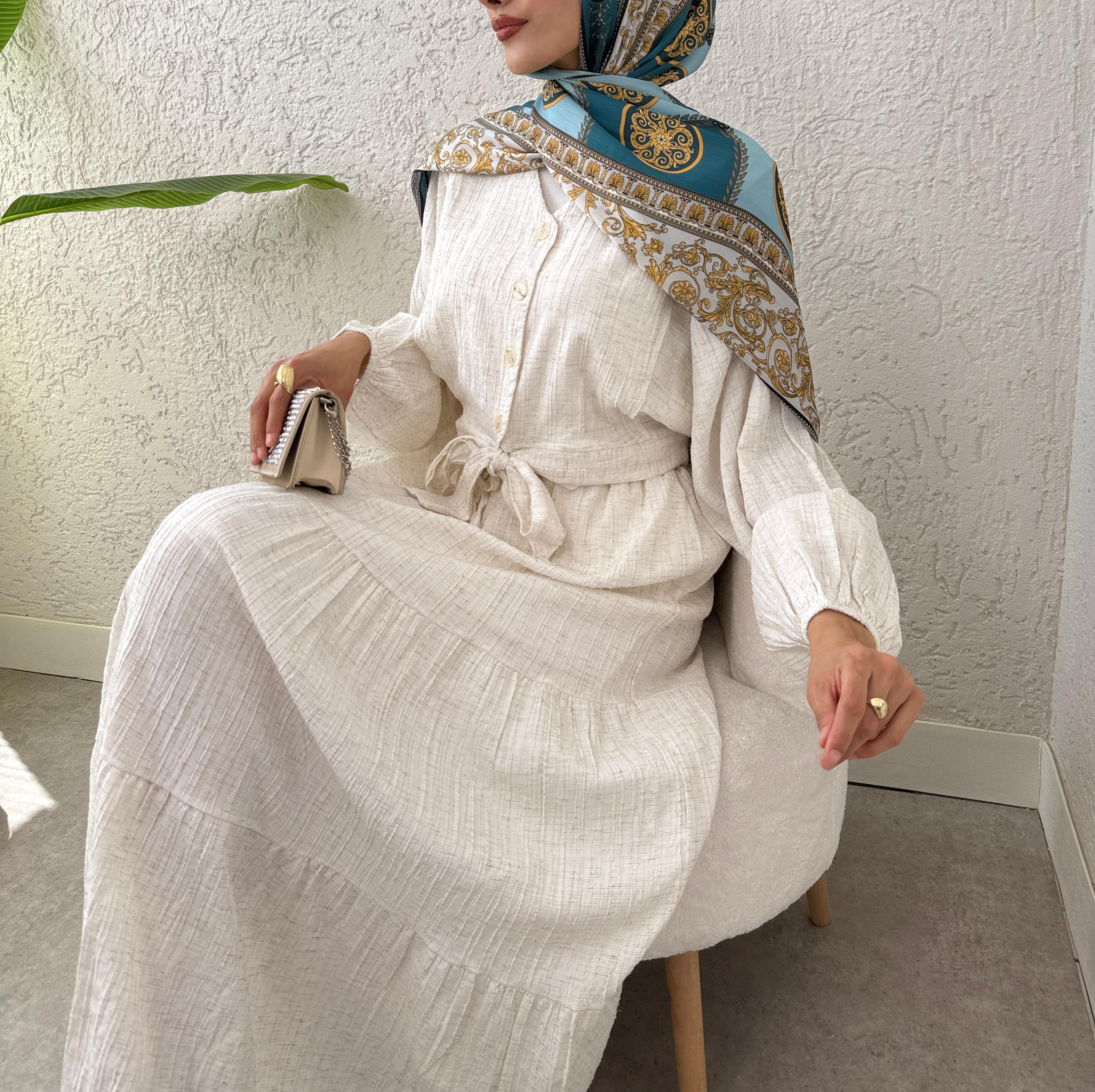 Kuşak Detaylı Bluz ve Rahat Kesim Etek Takımı