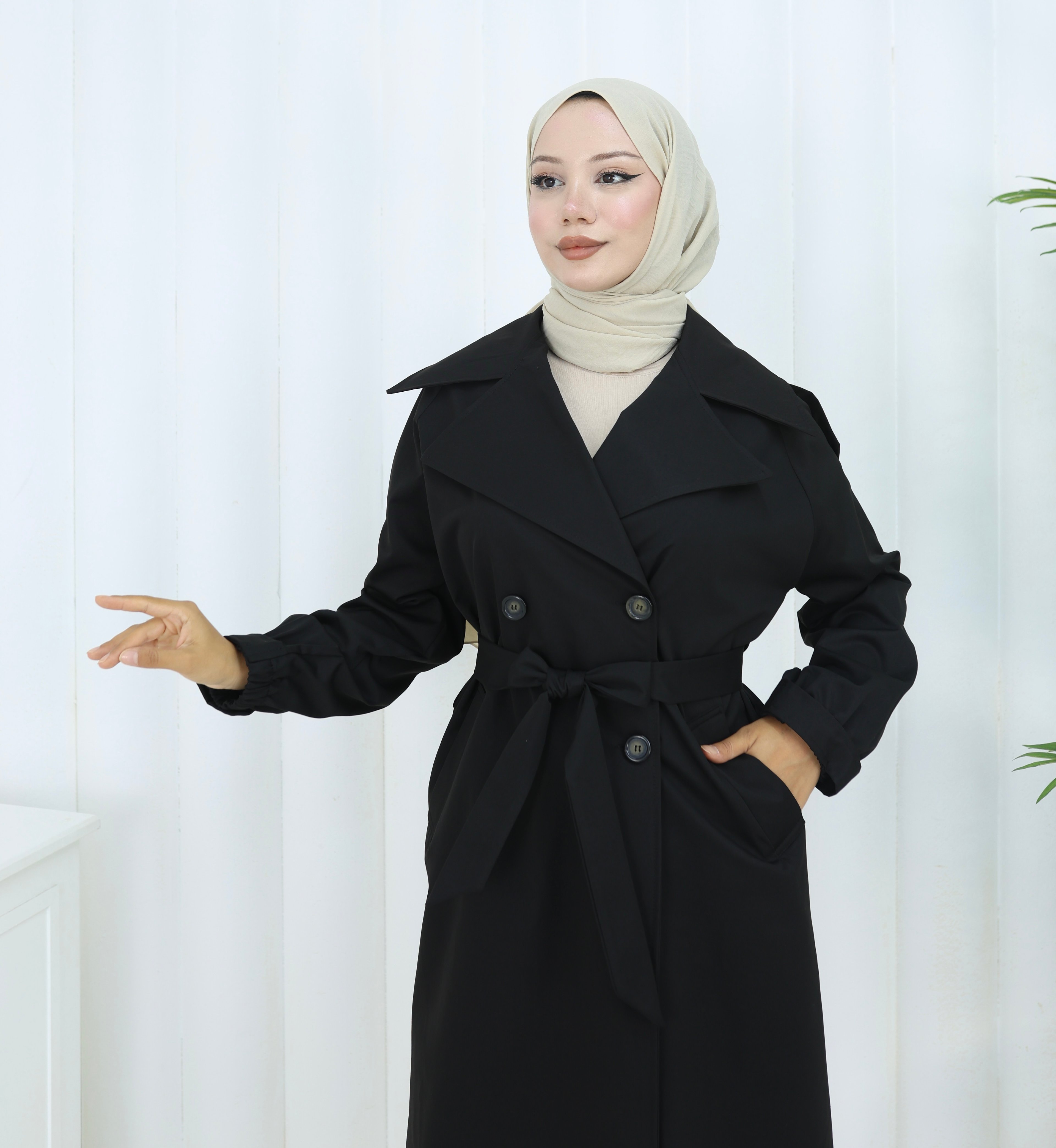 Çift Düğmeli ve Kuşak Detaylı Trençkot 