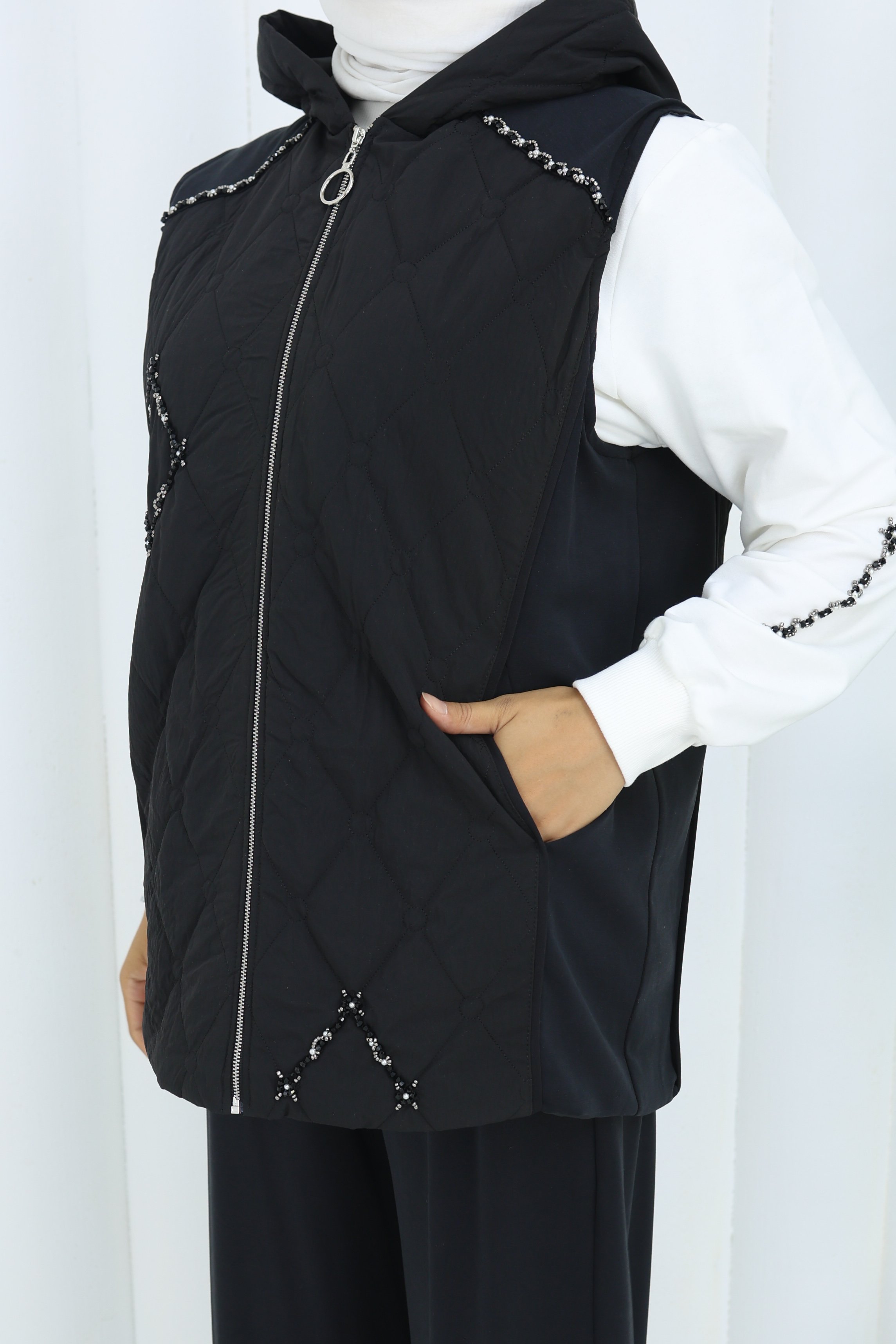 Kapüşonlu Yelek, Basic Sweat ve Rahat Pantolon Üçlü Takım