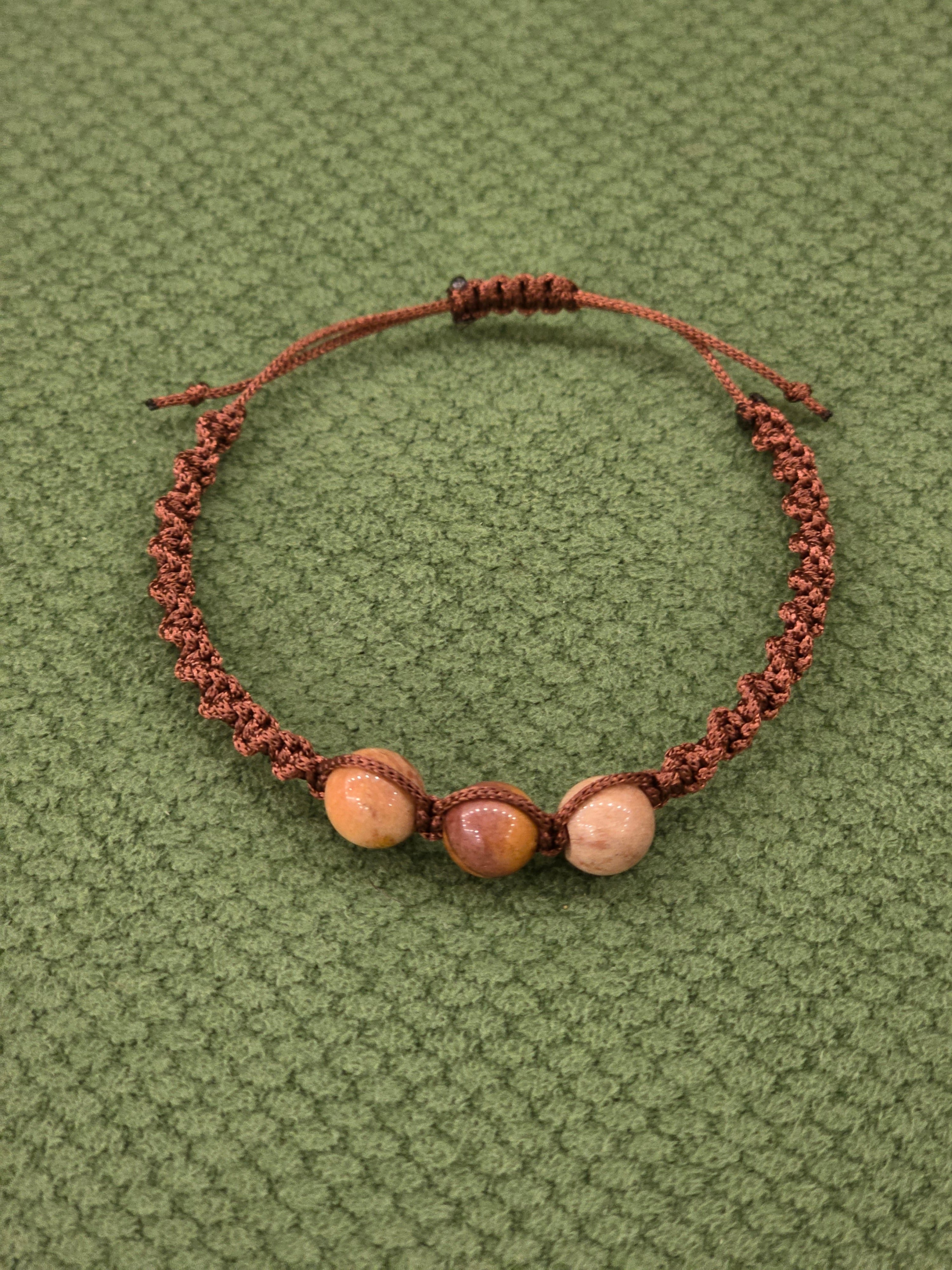 Fossil Agate Aura Macrame