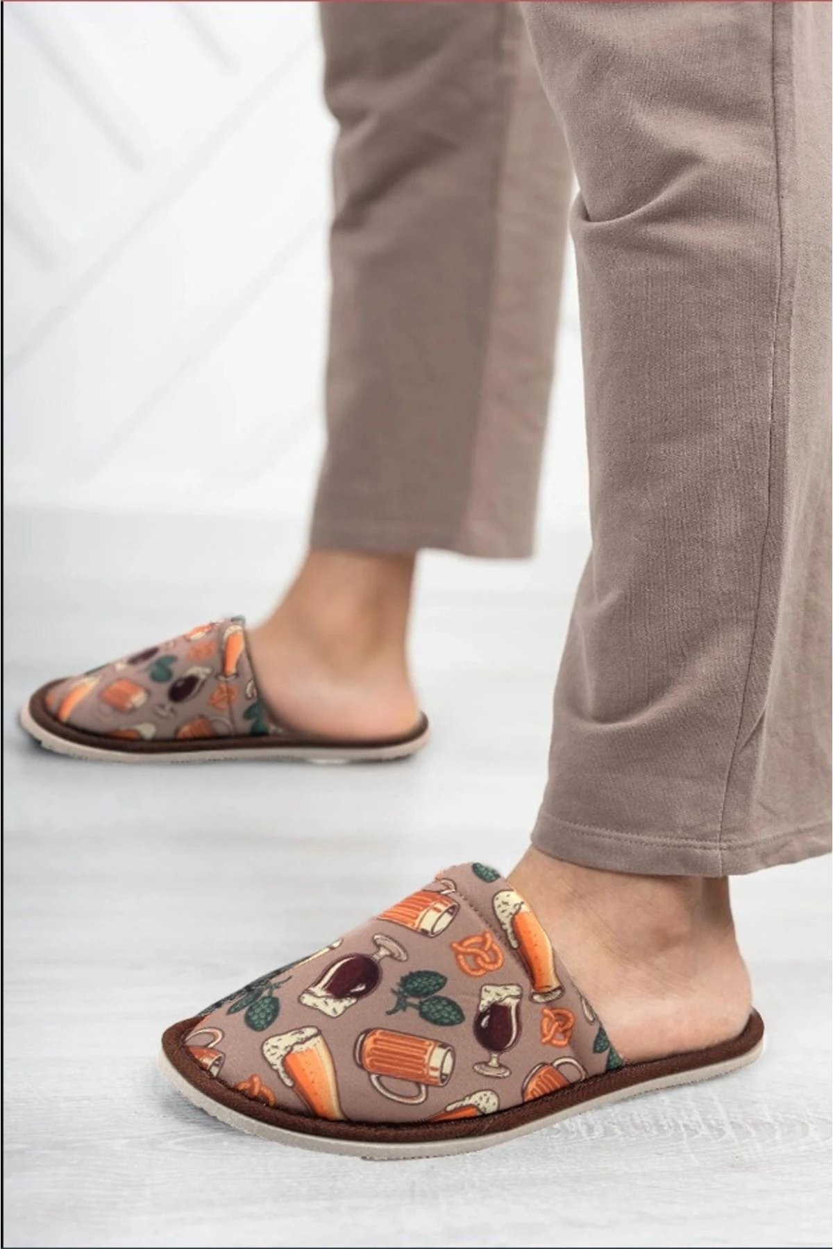 Kadeh Desenli Erkek Ev Terliği