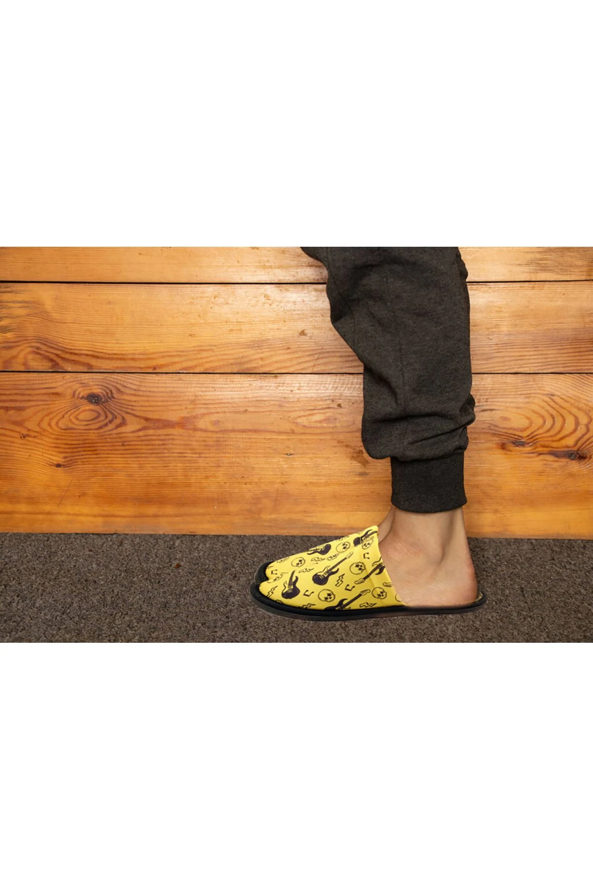 Erkek Sarı Rockstar Desenli Yumuşak Tabanlı Ev Terlik