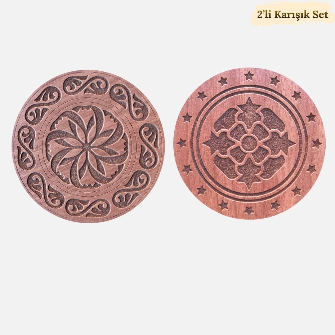 2'li Özel Desen Kazımalı Ahşap Bardak Altlığı Seti 1