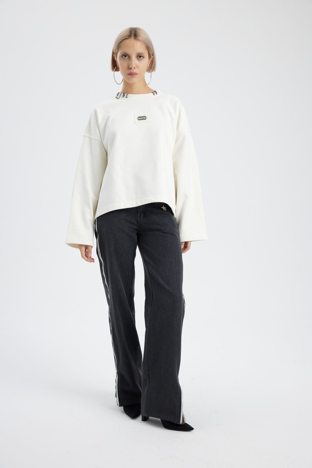 YAKA AKSESUARLI SWEAT