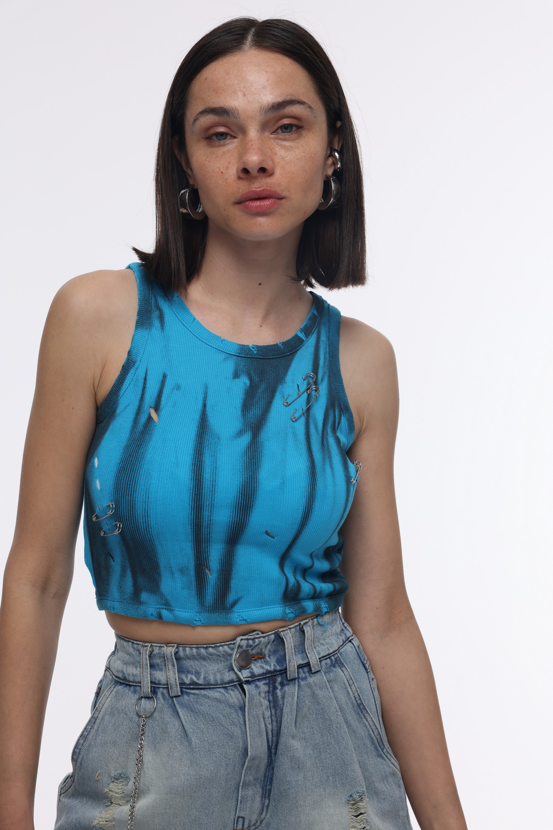 PİSTOLELİ KOLSUZ CROP