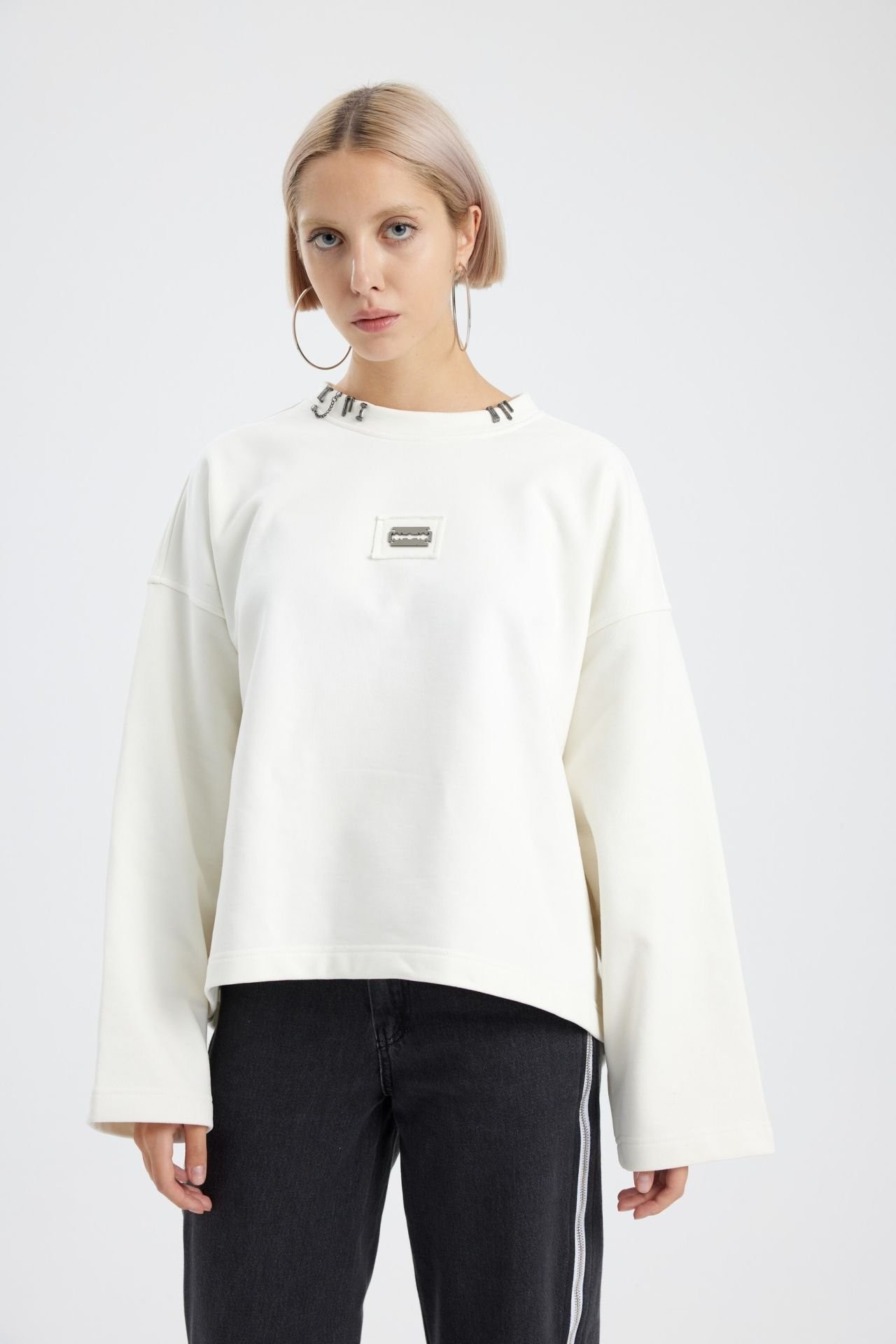YAKA AKSESUARLI SWEAT
