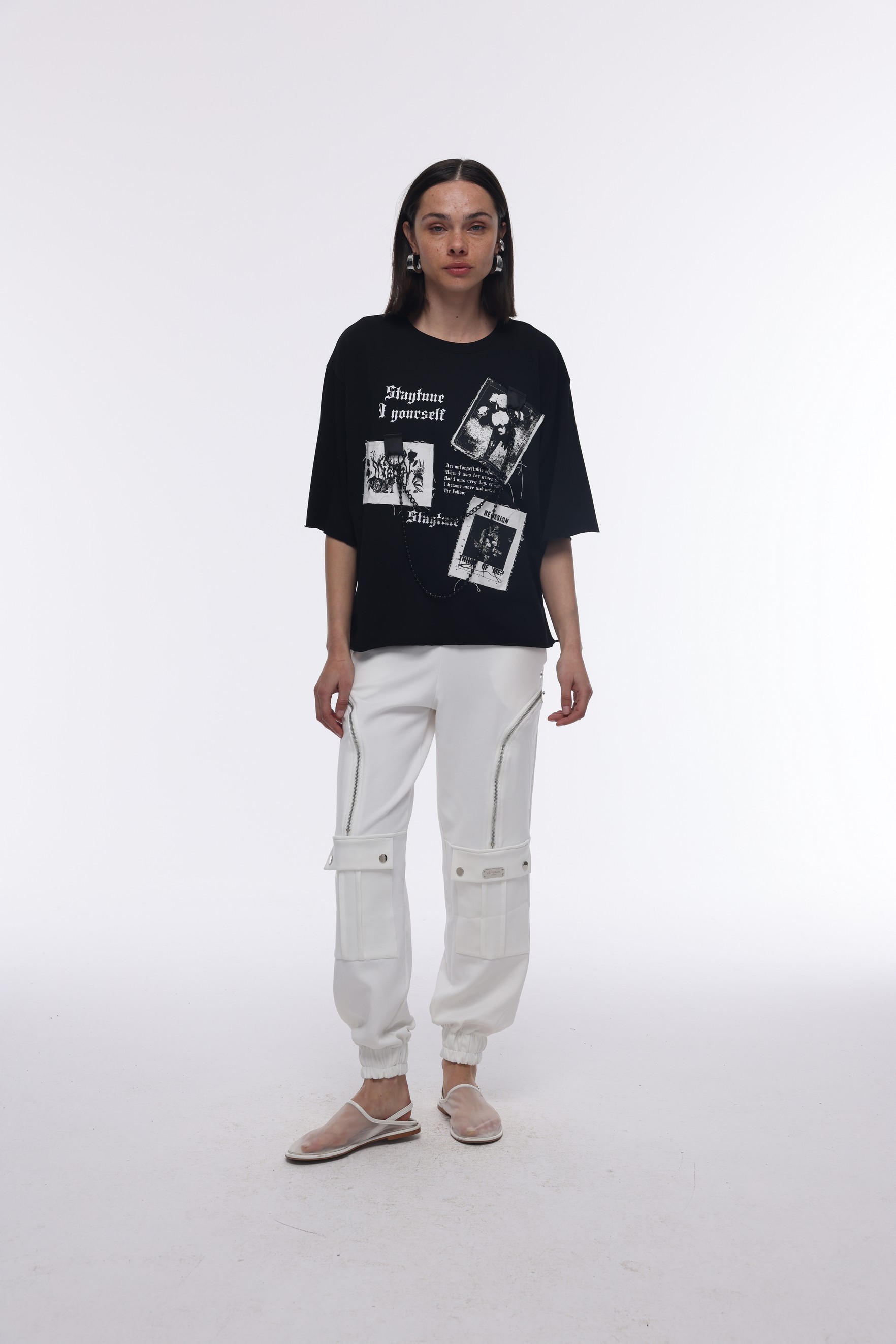 OMUZ AÇIK TAŞLI TSHIRT