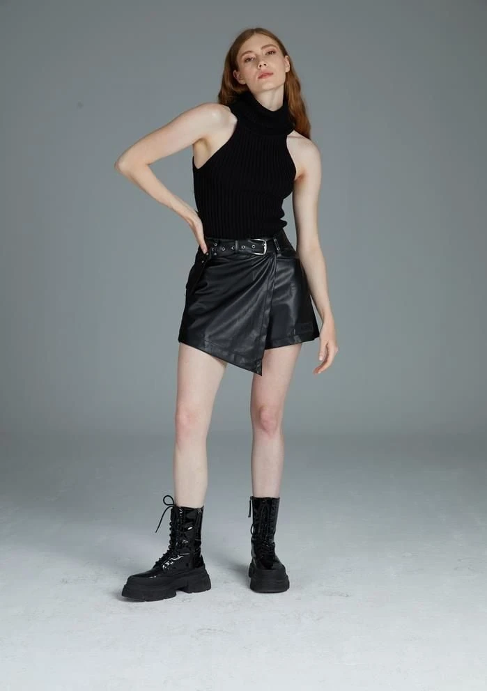 BALIKÇI KOLSUZ TRIKO BLUZ