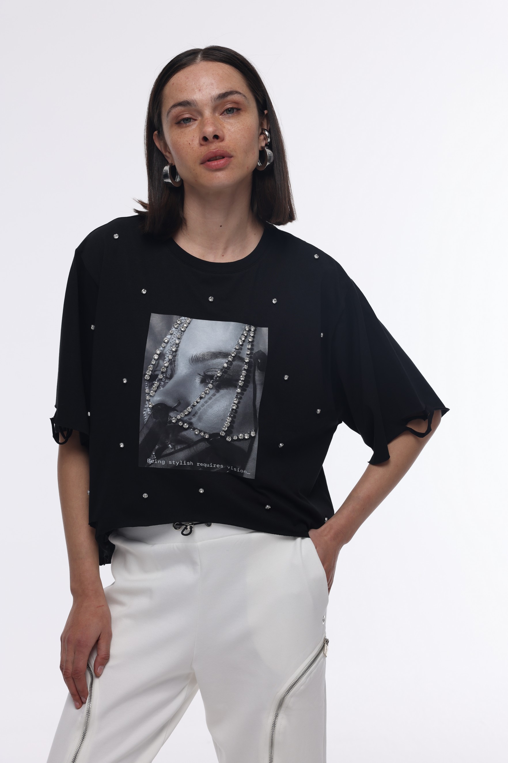 BASKILI TAŞLI TSHIRT