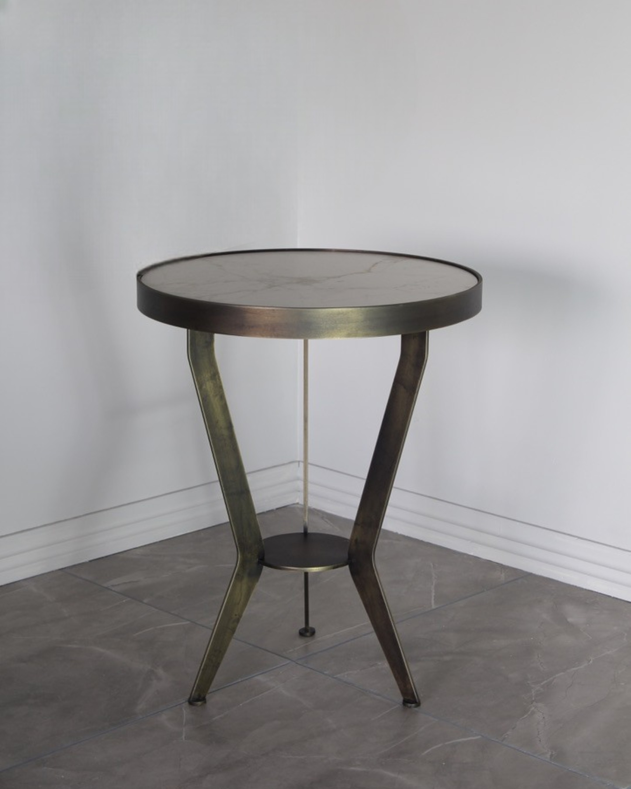 Serra Bronze Seramik Yan Sehpa - Eskitme Pirinç