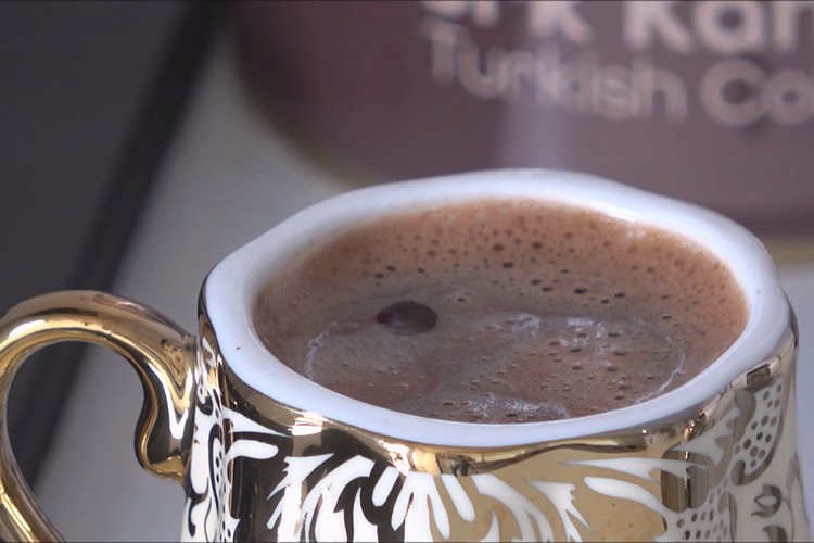 Bol Köpüklü Türk Kahvesi Nasıl Yapılır? 2 Farklı Metodla Türk Kahvesi Yapımı