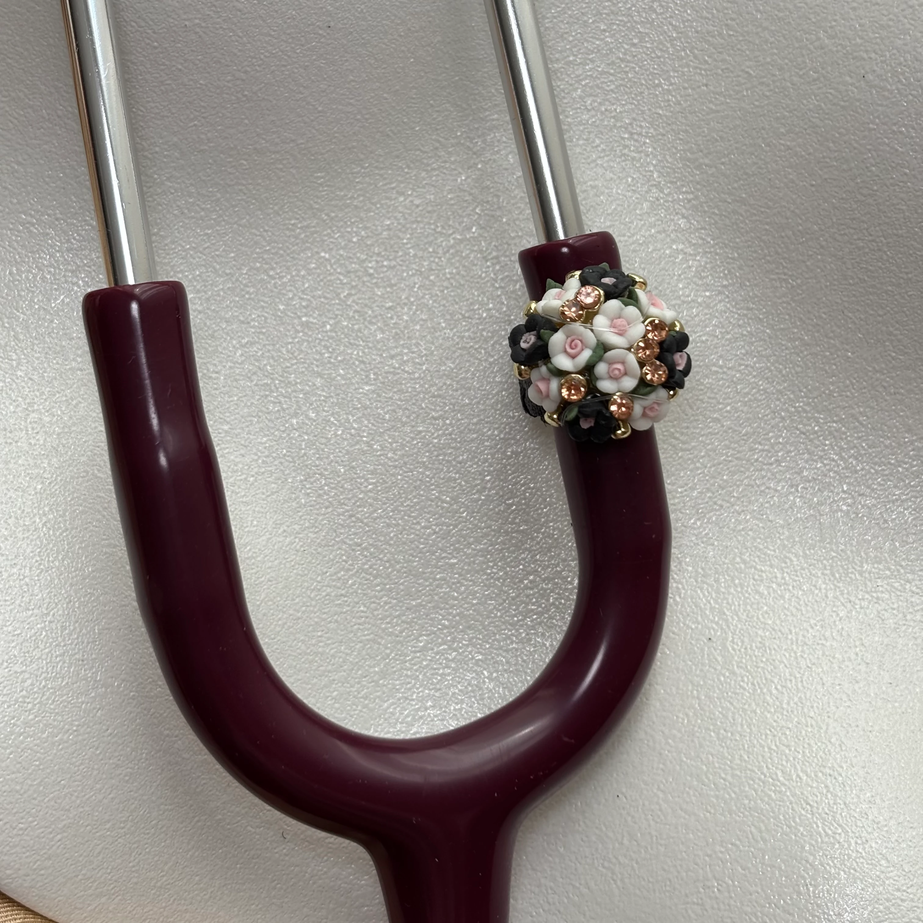 siyah beyaz çoklu çiçek 