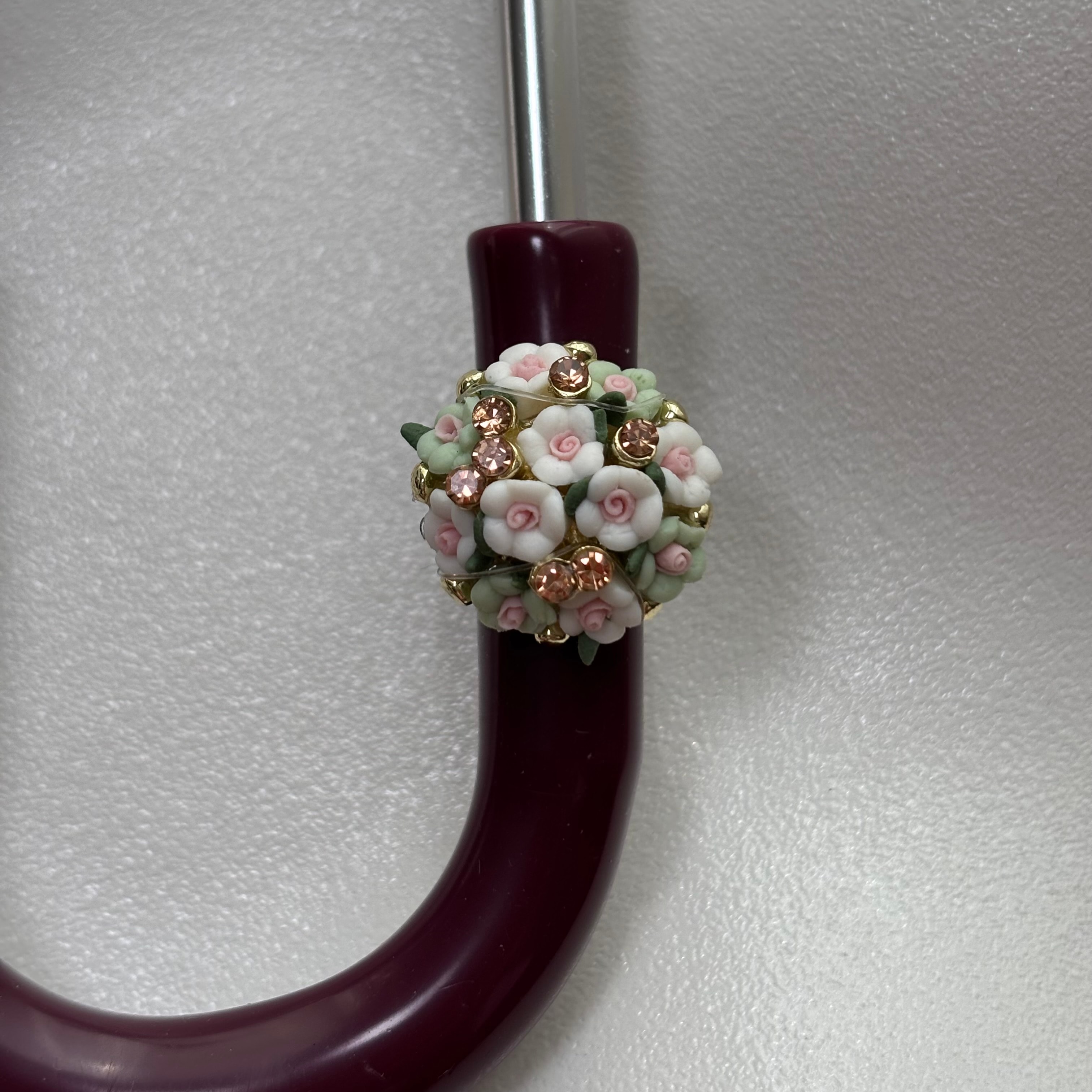 yeşil beyaz çoklu çiçek 