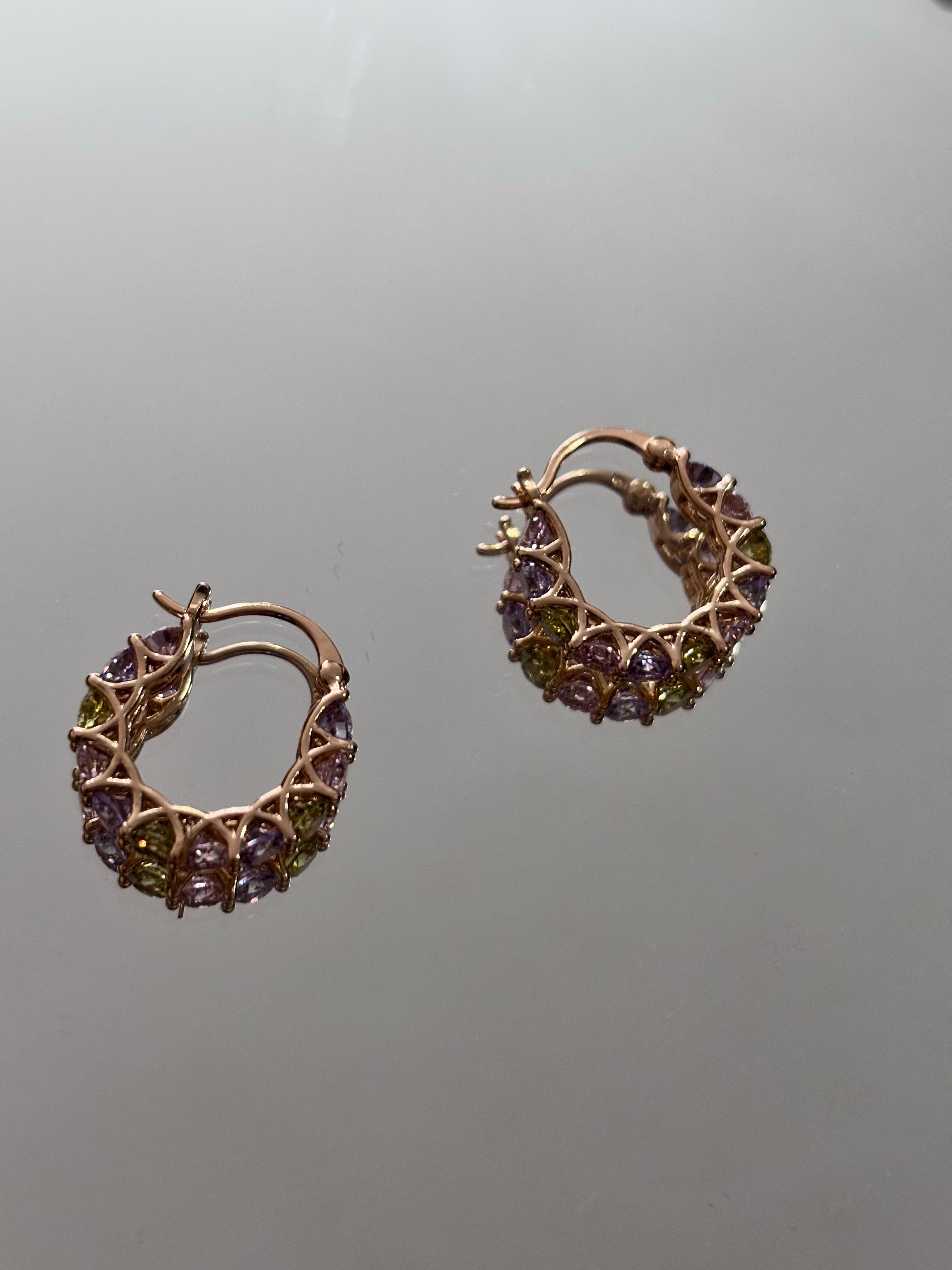 renkli taşlı gold küpe 