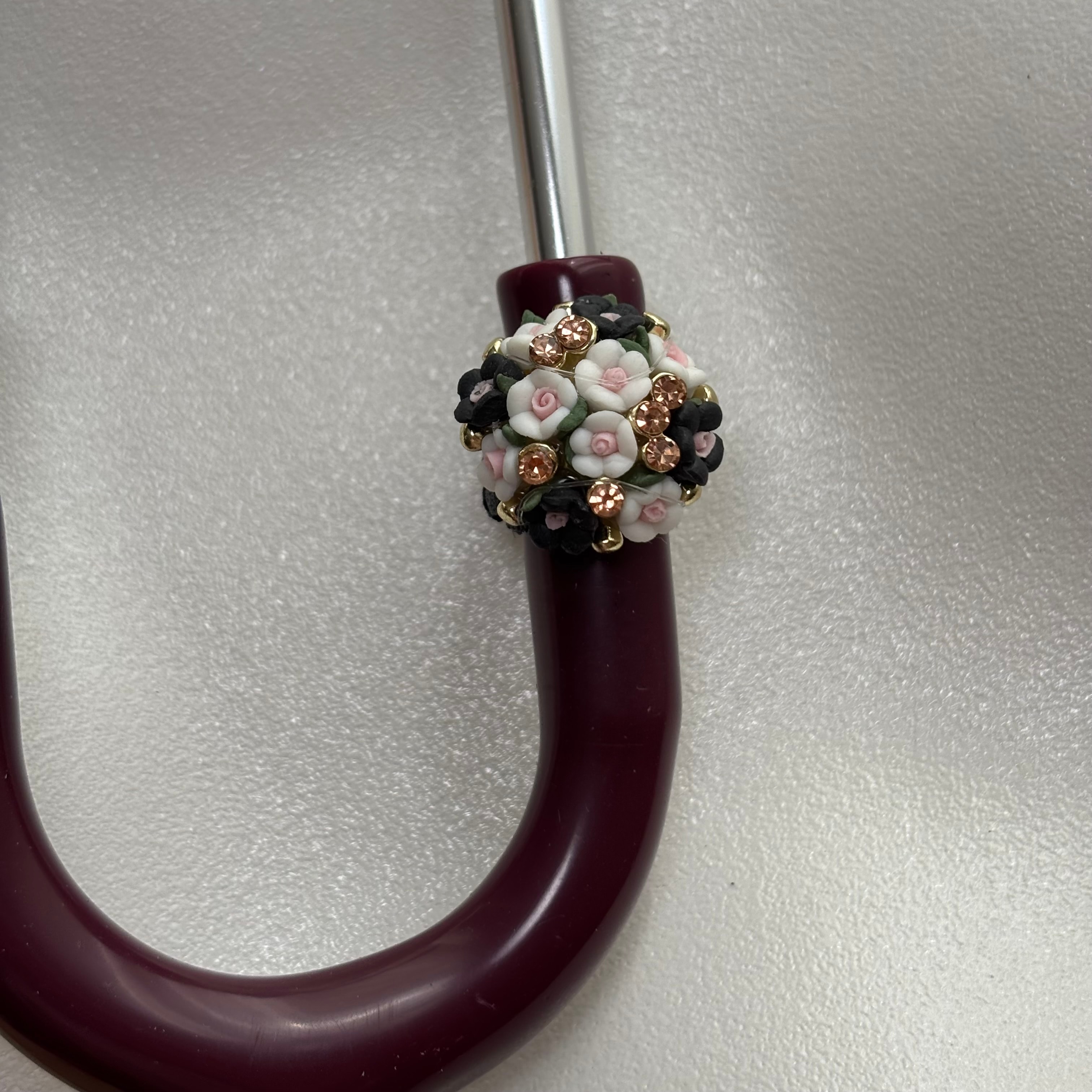 siyah beyaz çoklu çiçek 