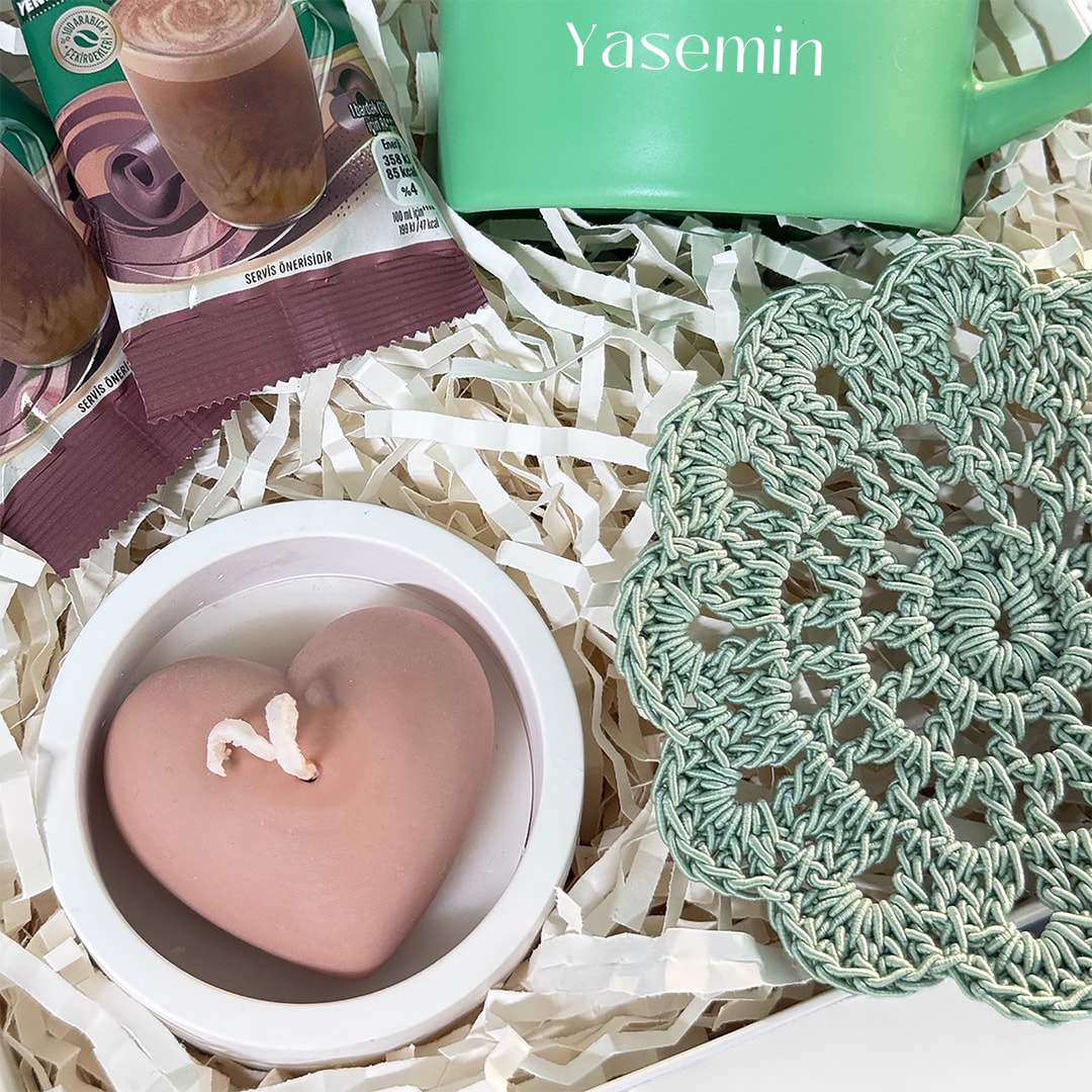 Take a Break – İsimli Kupa, El Yapımı Mum ve Kahveli Hediye Kutusu