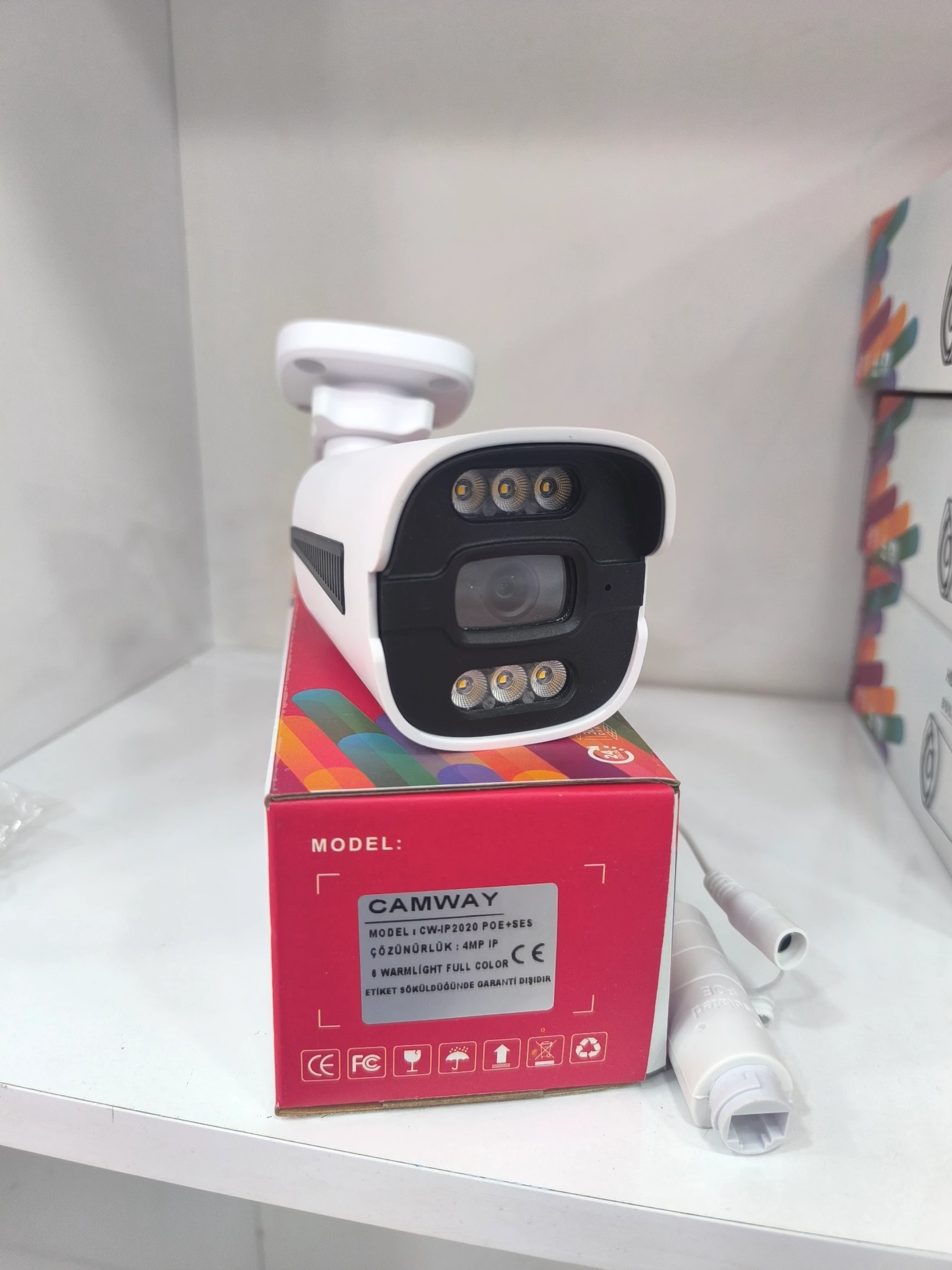 4MP IP POE li Warm Led Pro Sensor Kamera (Demir Kasalı,Ful Renkli,Sesli )