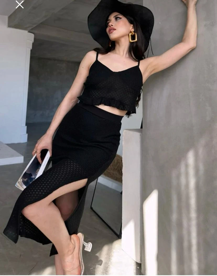 CROP BLUZ VE YIRTMACLI ETEK