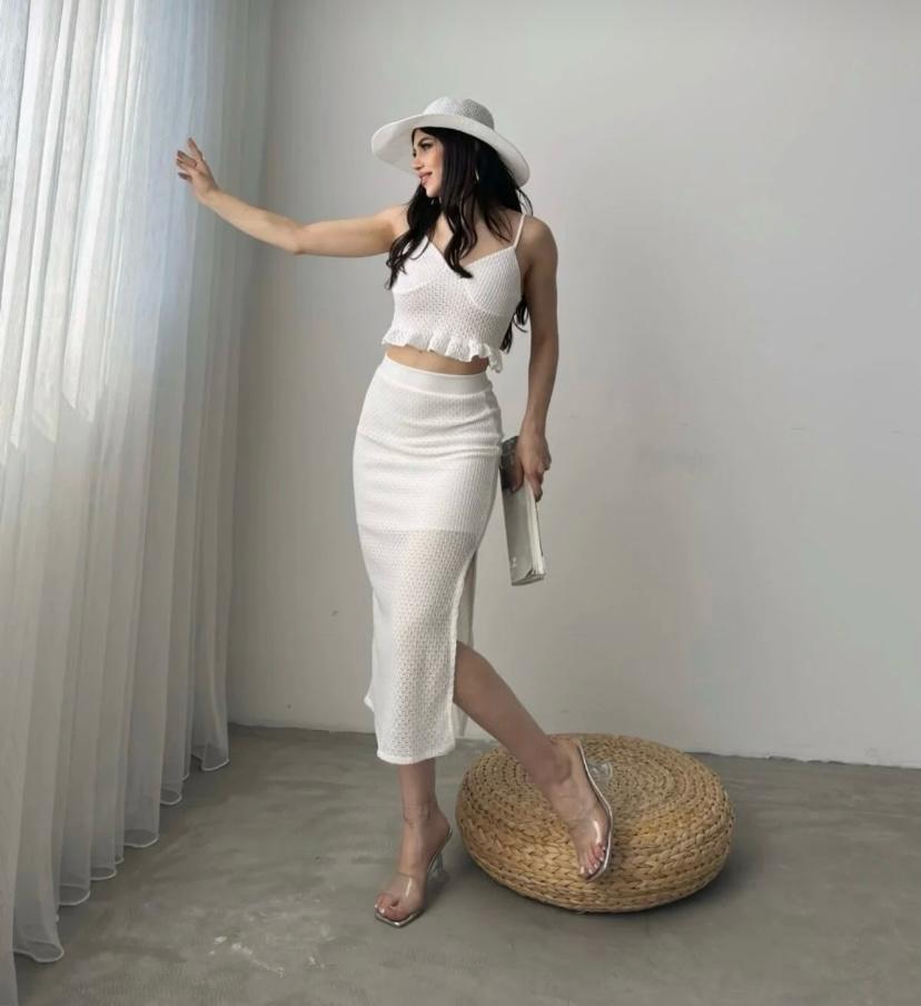 CROP BLUZ VE YIRTMACLI ETEK