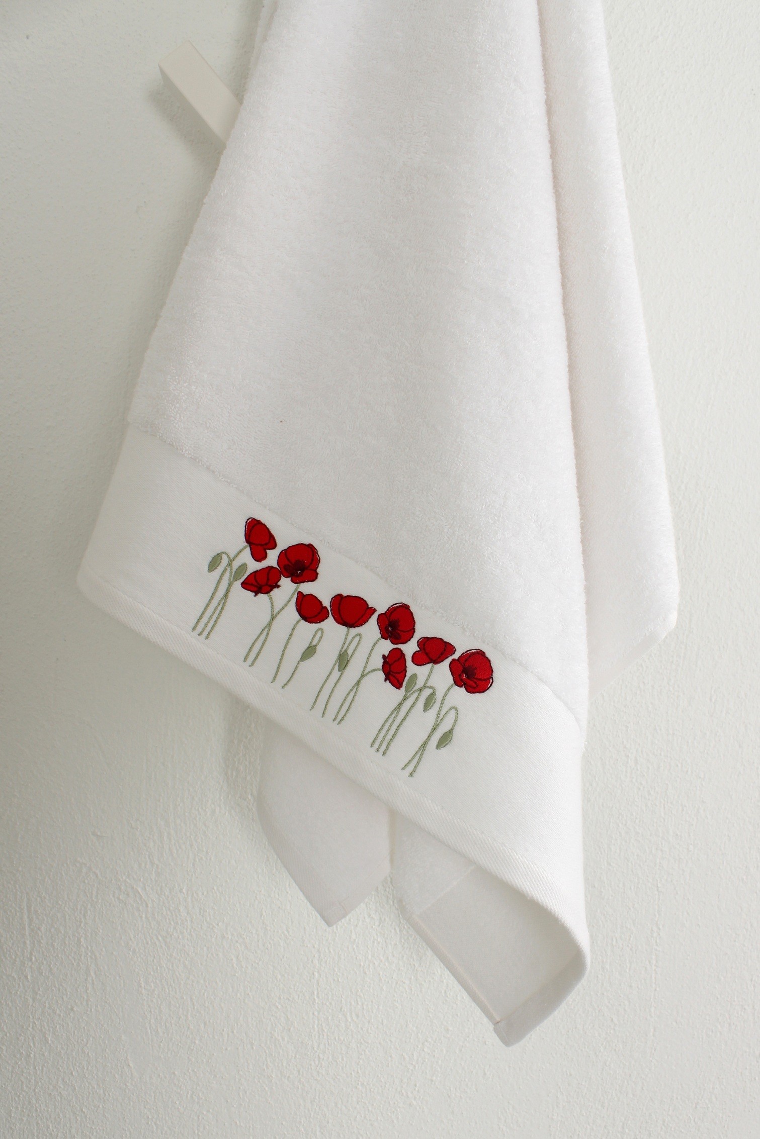 Gelincik %100 Pamuklu Nakışlı Çeyizlik Lüks Banyo Havlusu 70x140 cm - Yumuşak, Emici, Kaliteli - Banyo & Misafir Havlusu 