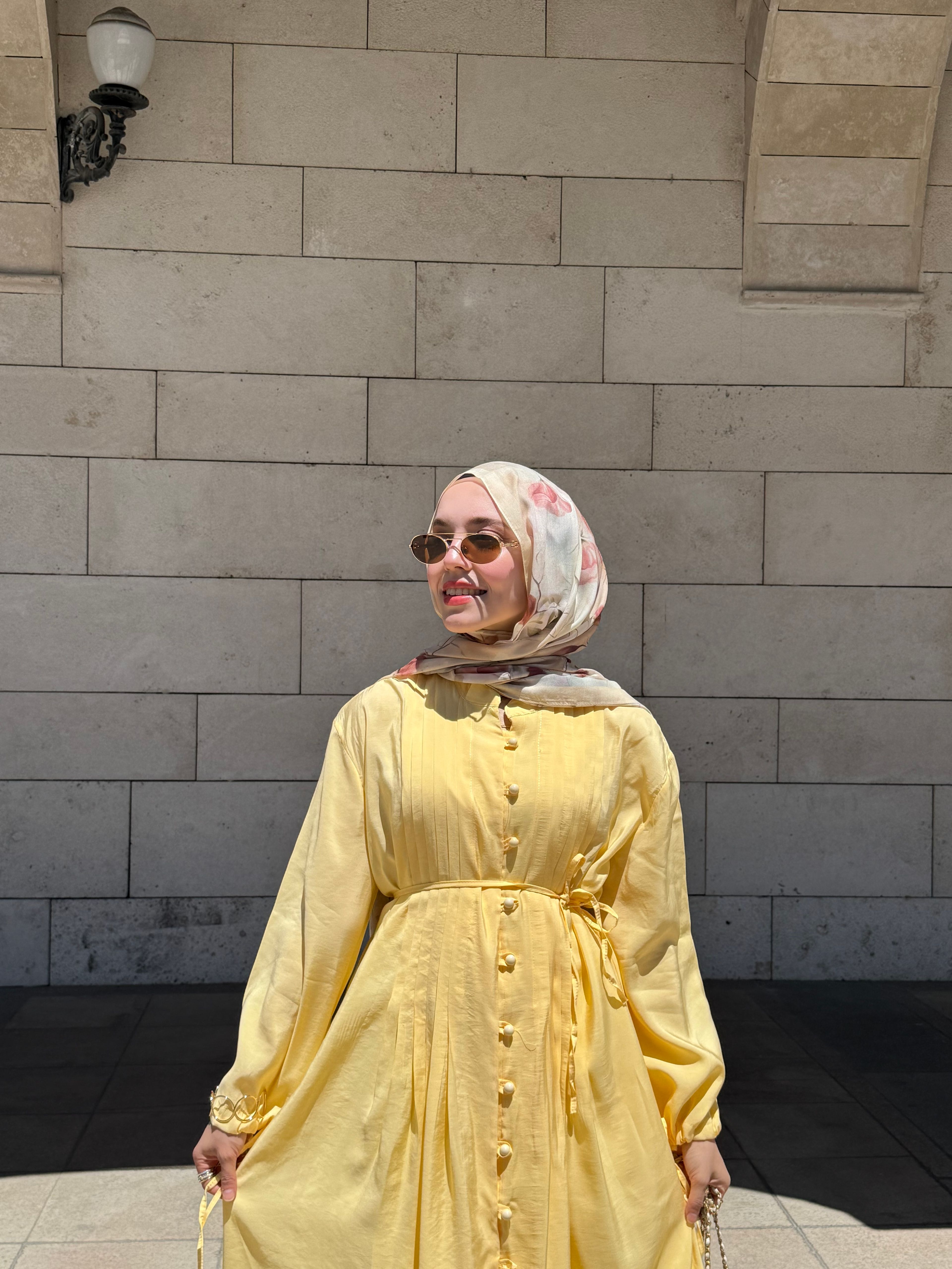 Mina Elbise 