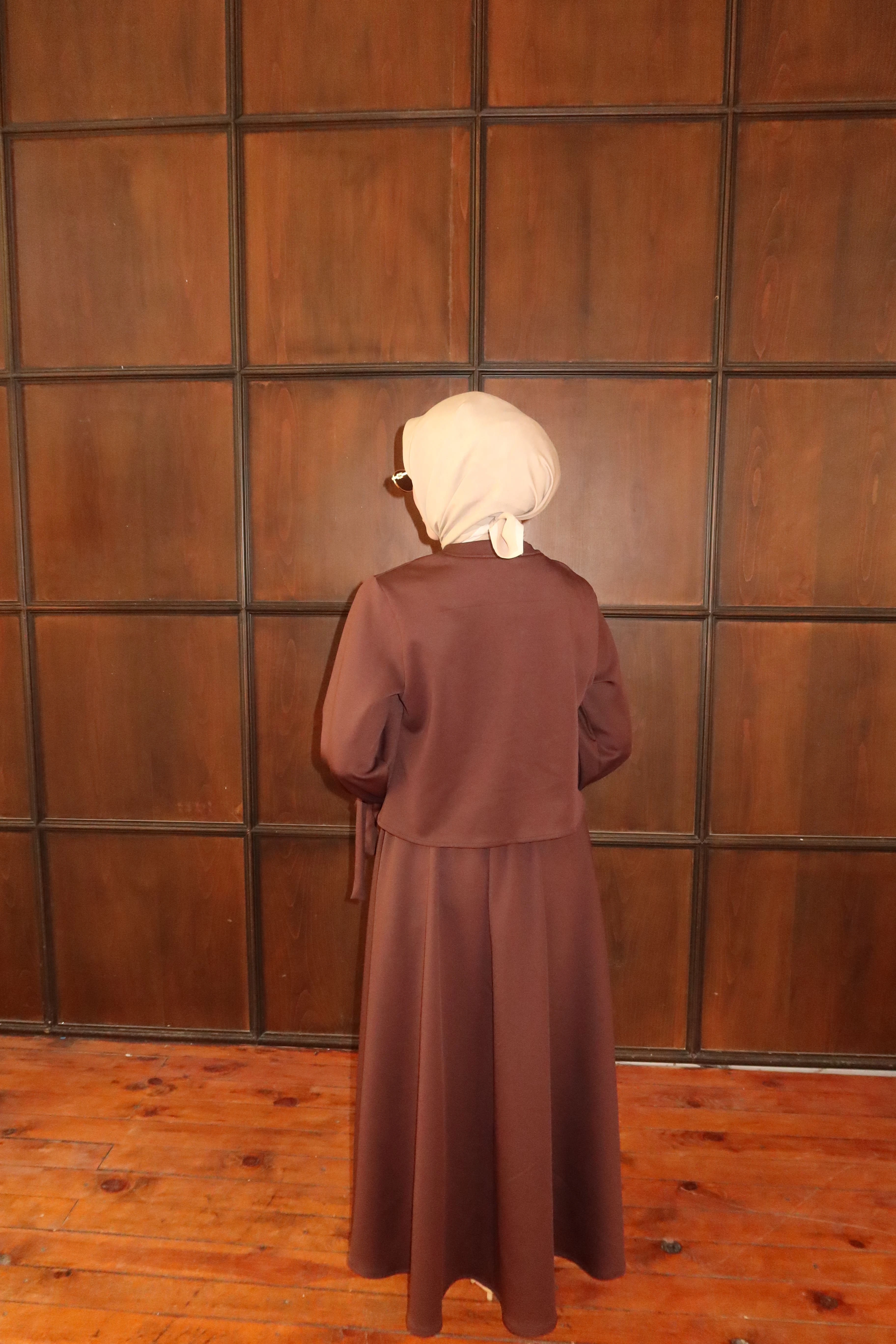 Yaka Fiyonk Detaylı Takım 