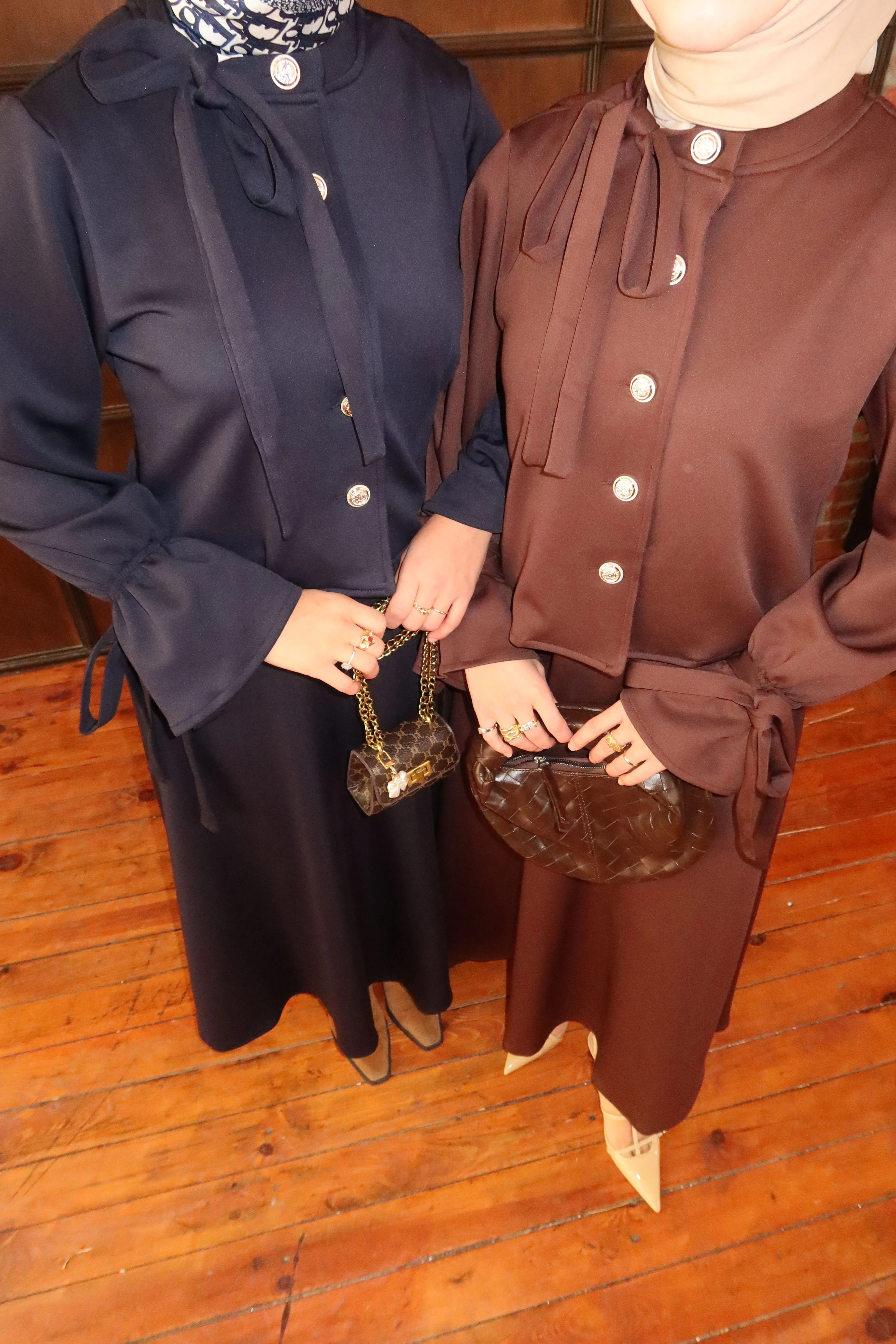 Yaka Fiyonk Detaylı Takım 