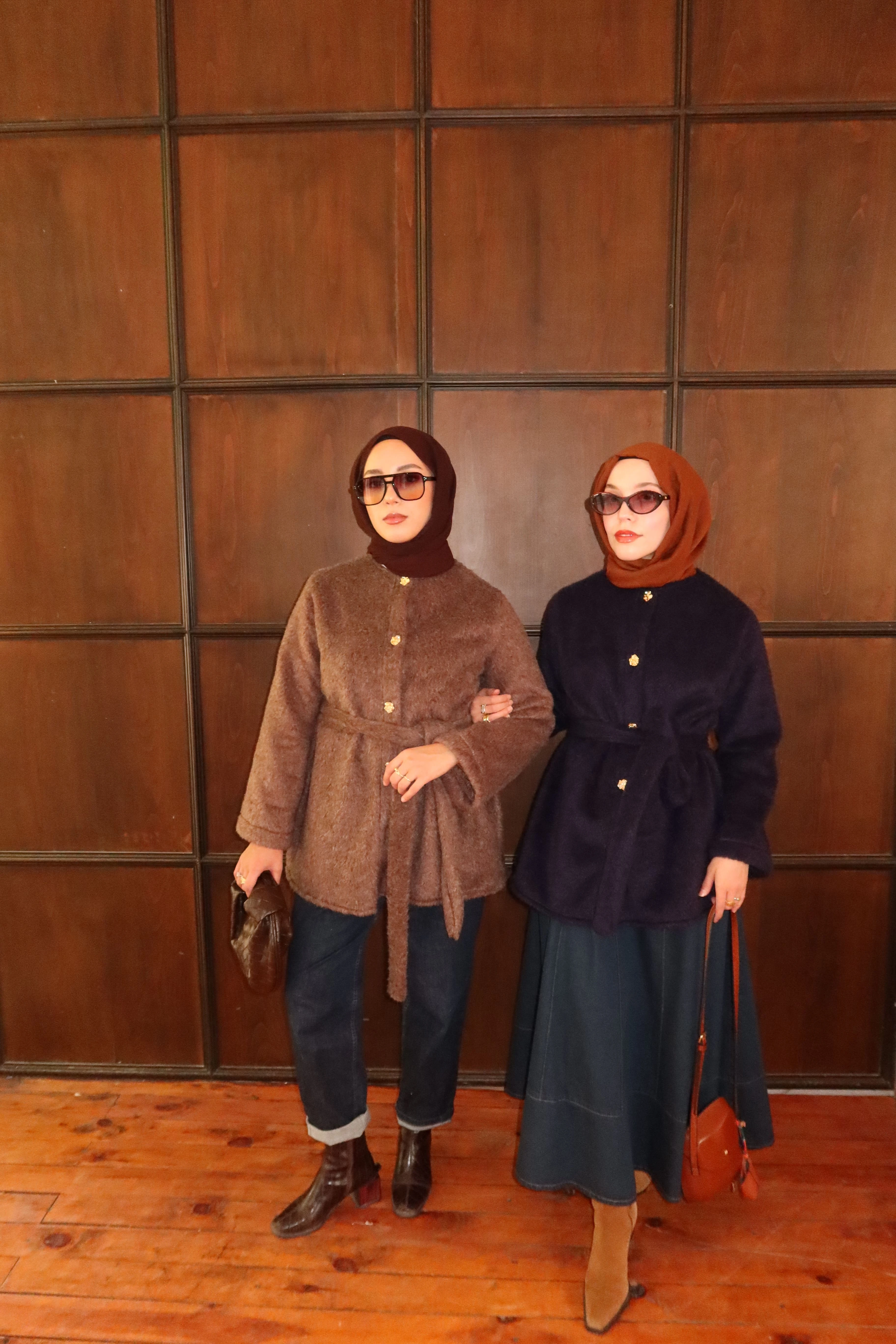 Gold Düğme Detaylı Kaban 