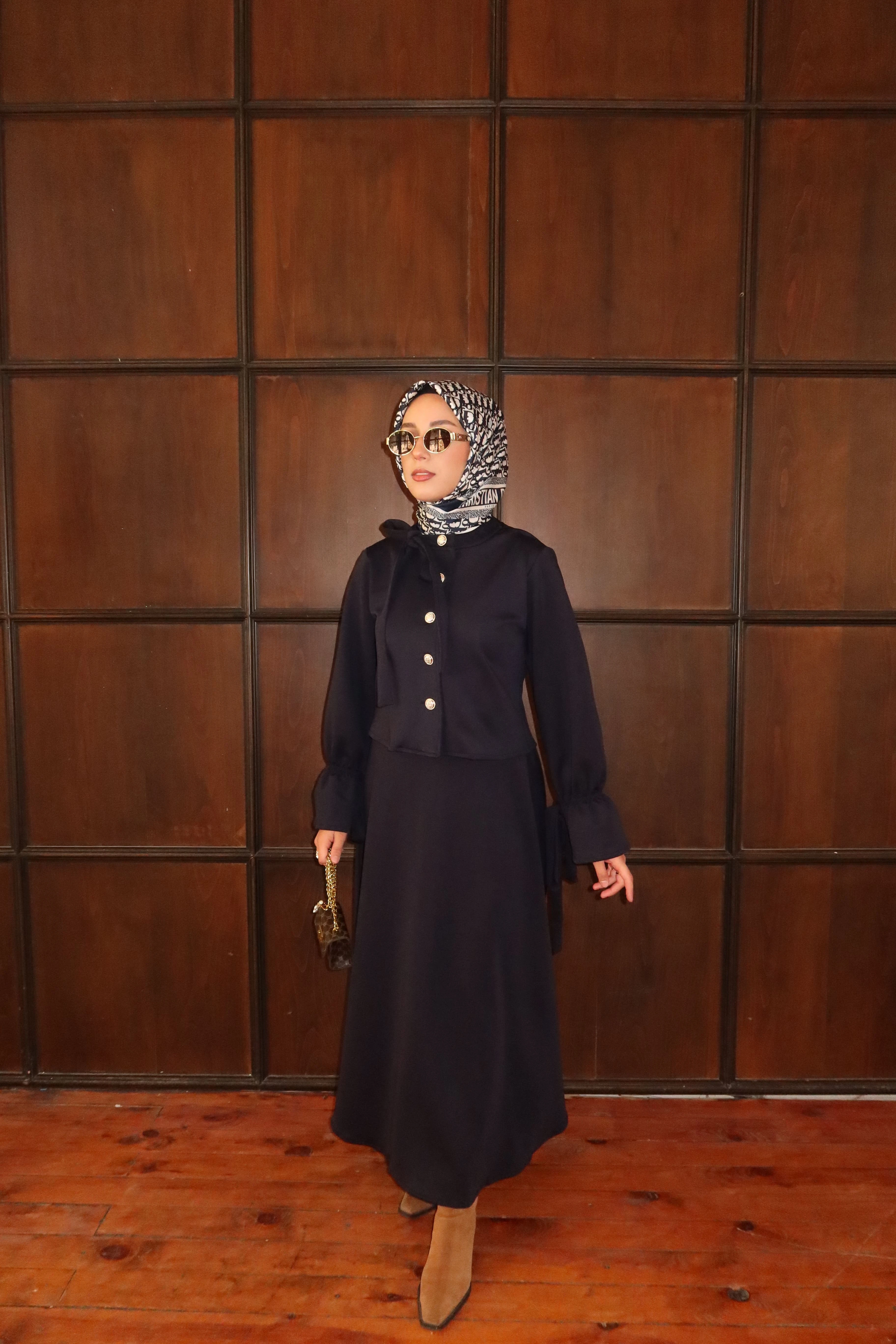 Yaka Fiyonk Detaylı Takım  - Lacivert