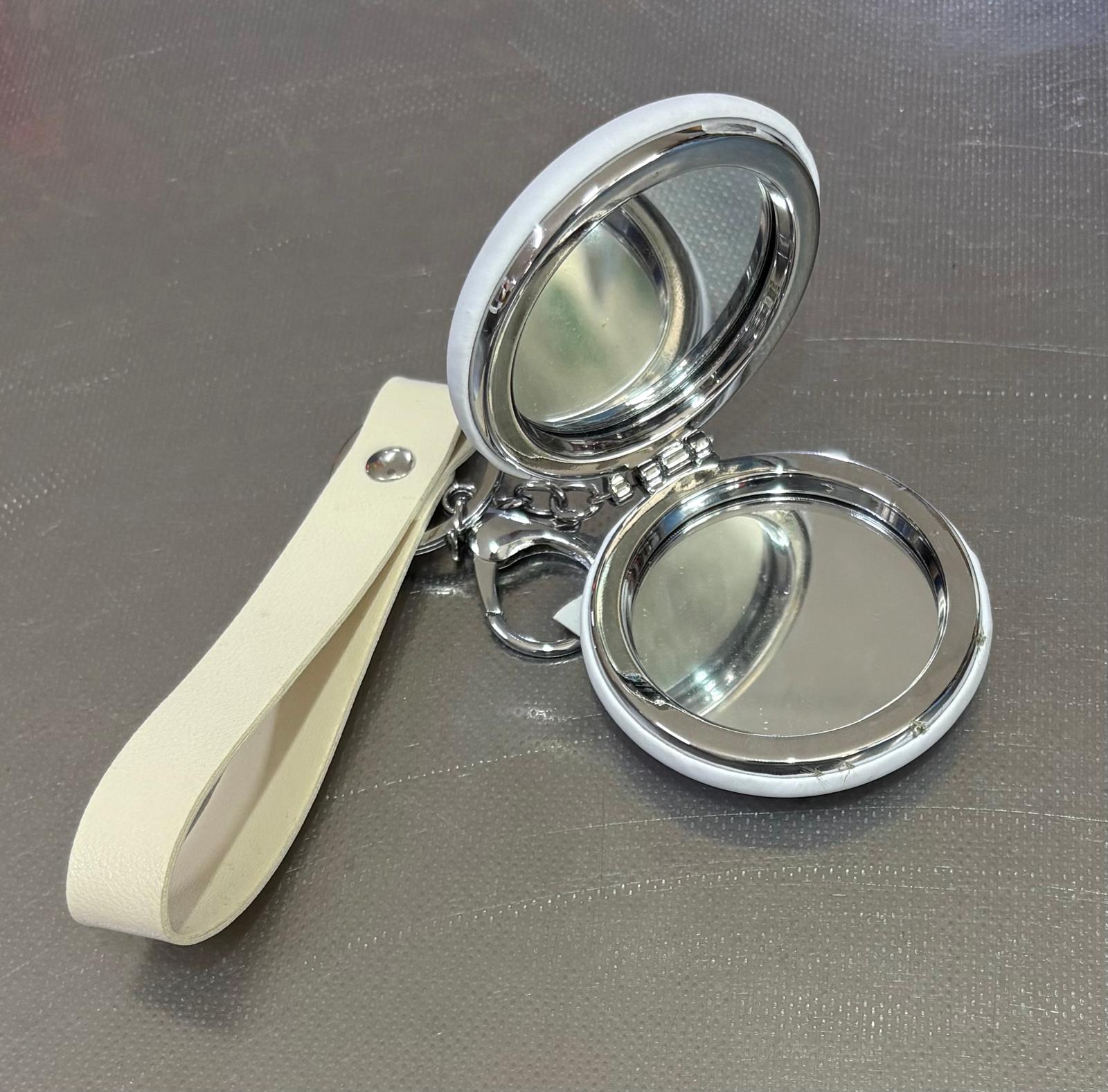 Anahtarlıklı Ayna Çift Kapaklı