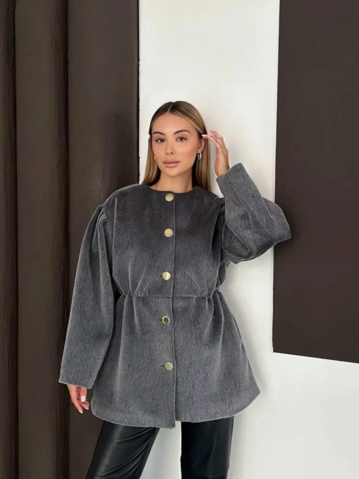 Beli Lastikli Düğmeli Kürk Ceket Gri Blan