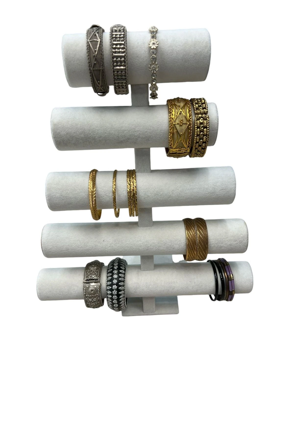 "Elegance Koleksiyonu Takı ve Kelepçe Standı"