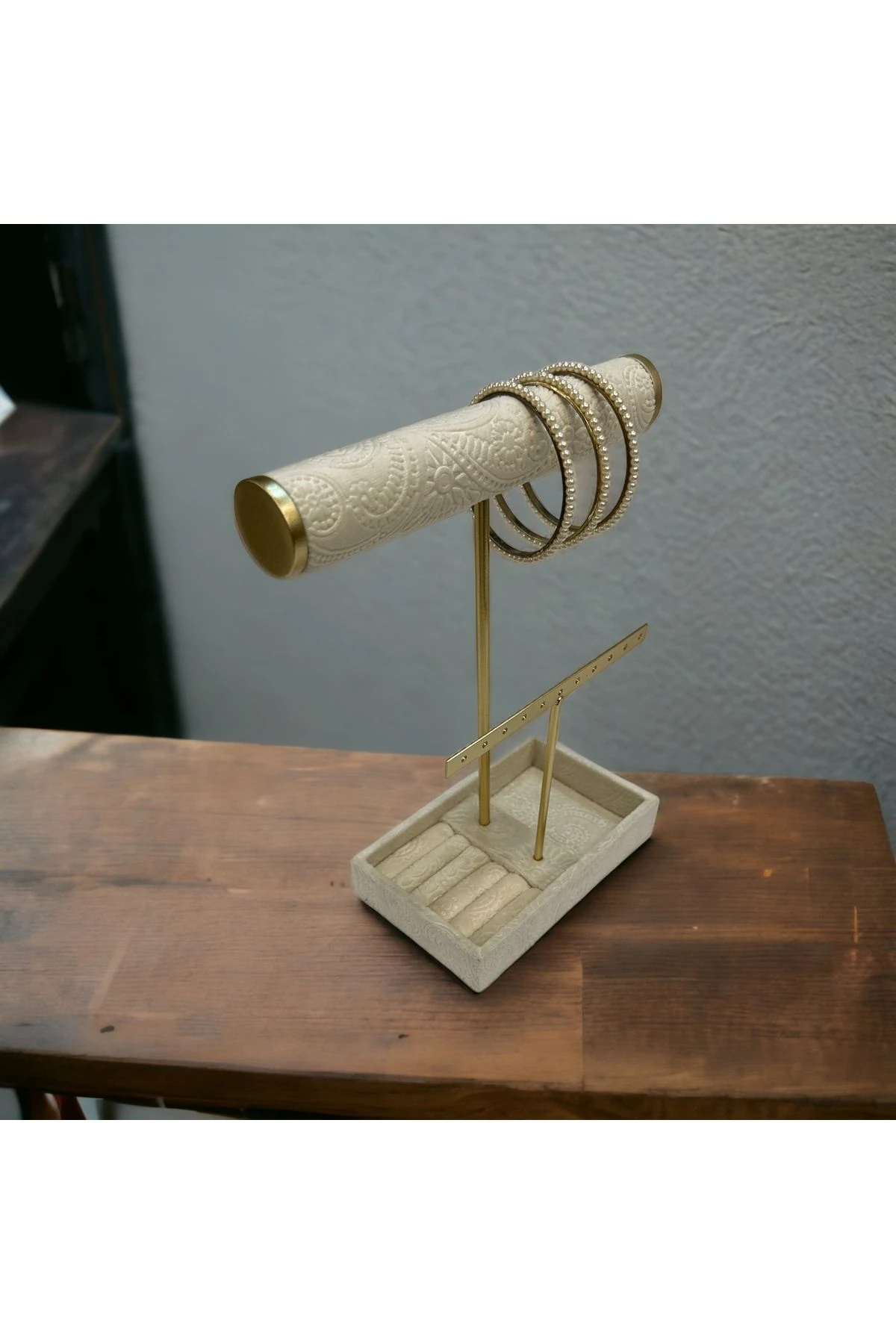 Takı Standı Tekli Silindir Küpelikli Tabaklı Krem