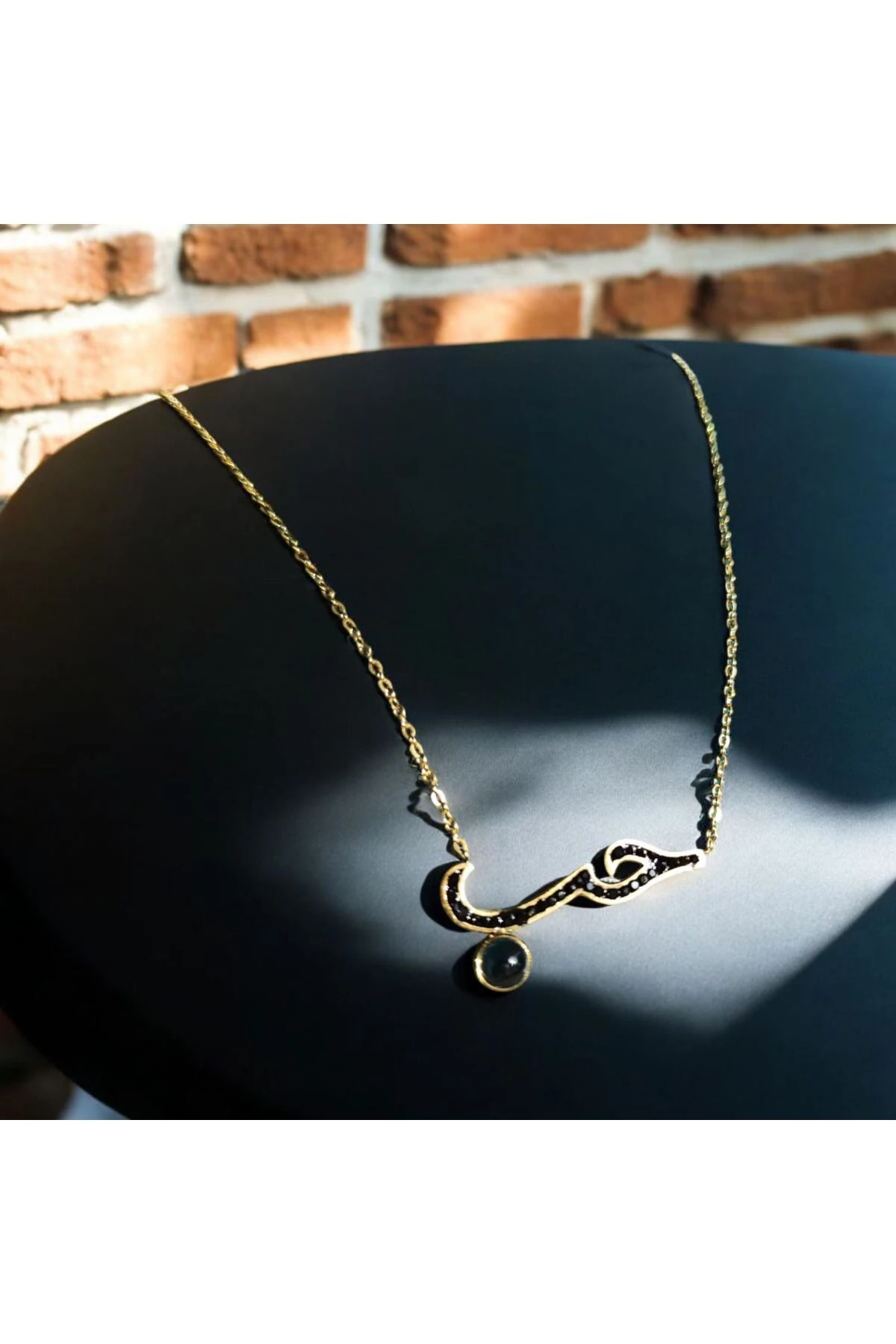 Sevgili Kolyesi Özel Tasarım Habip Yazılı Siyah Taşlı Arapça Kolye