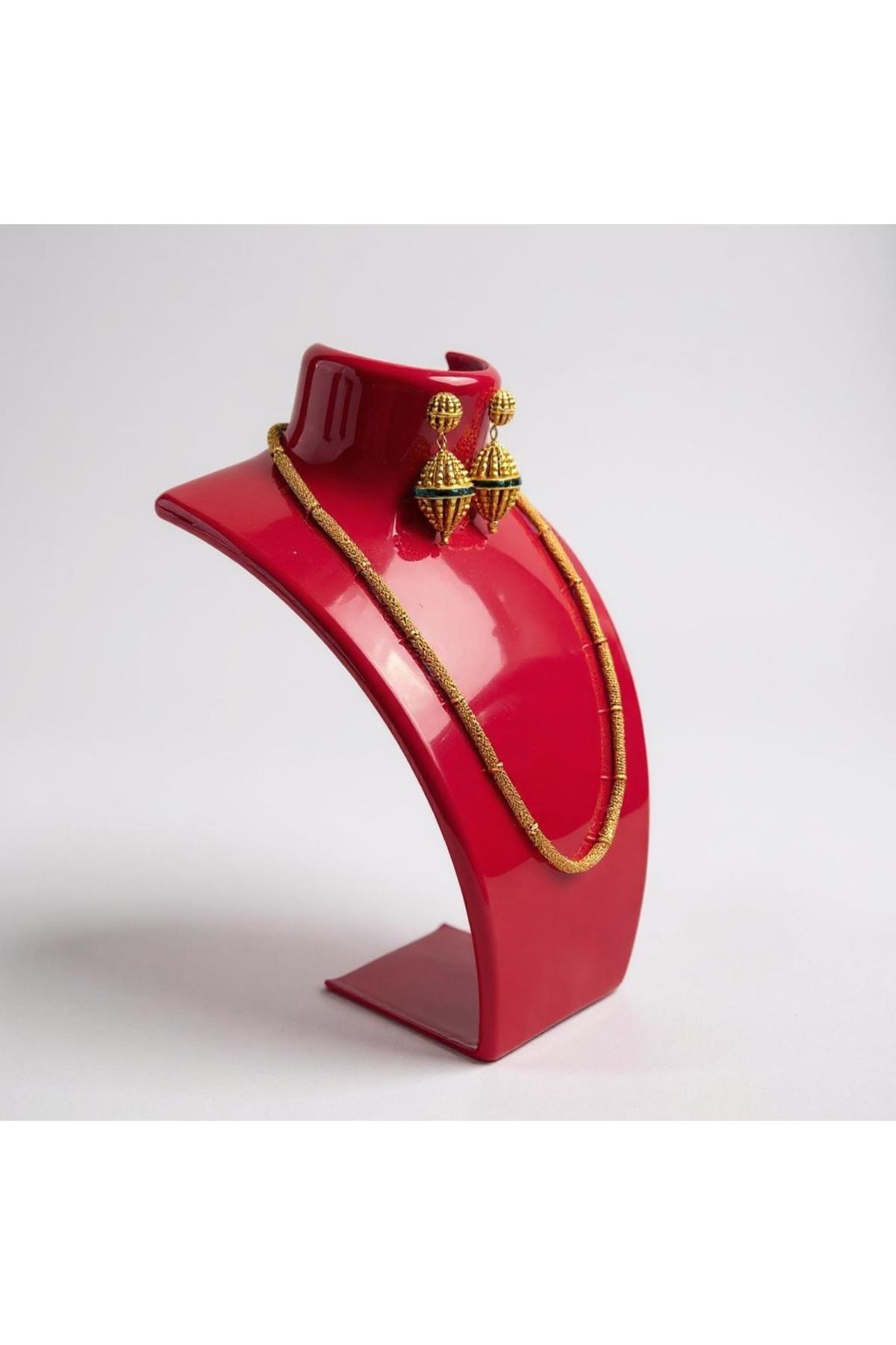 Kolye Standı Akrilik Kırmızı 14x21 cm
