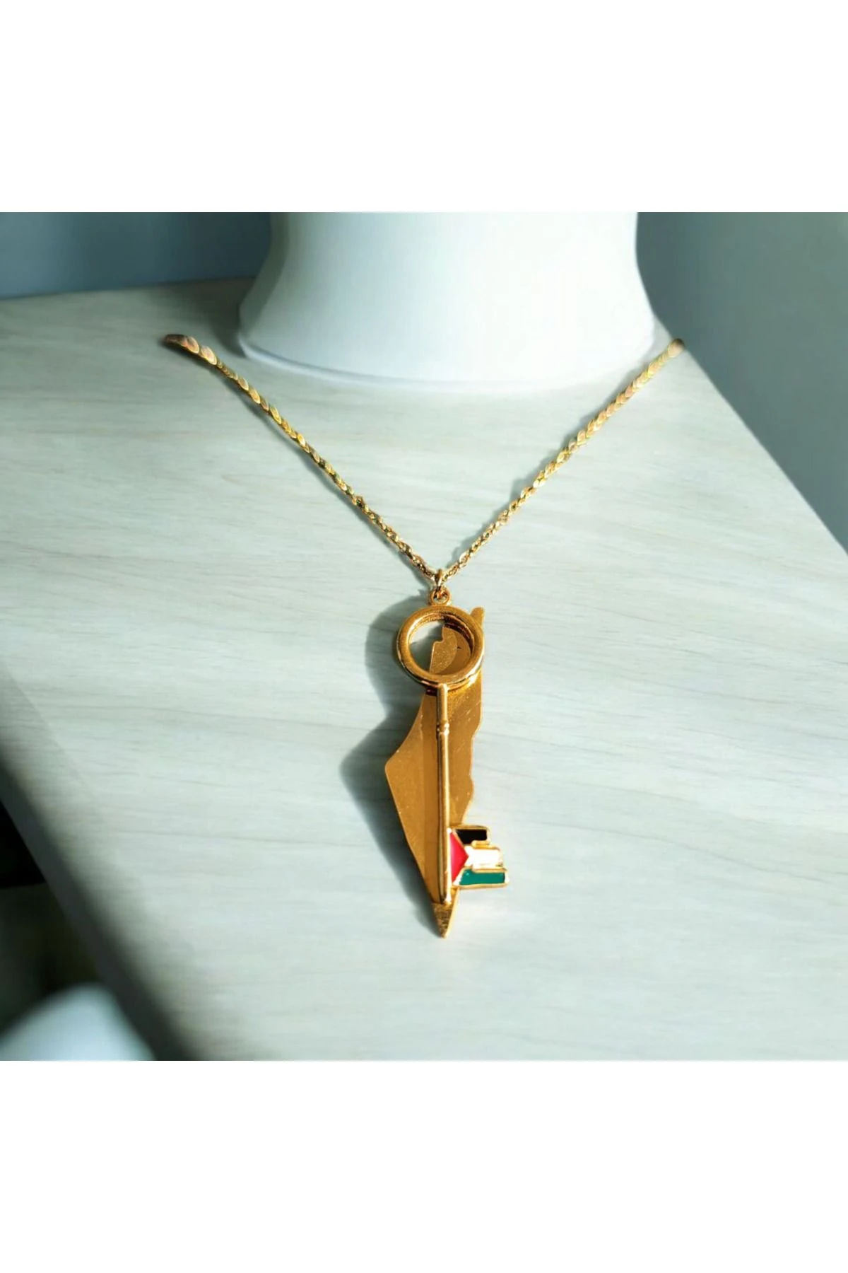 Filistin Haritalı Anahtar Temalı Özel Tasarım Kolye
