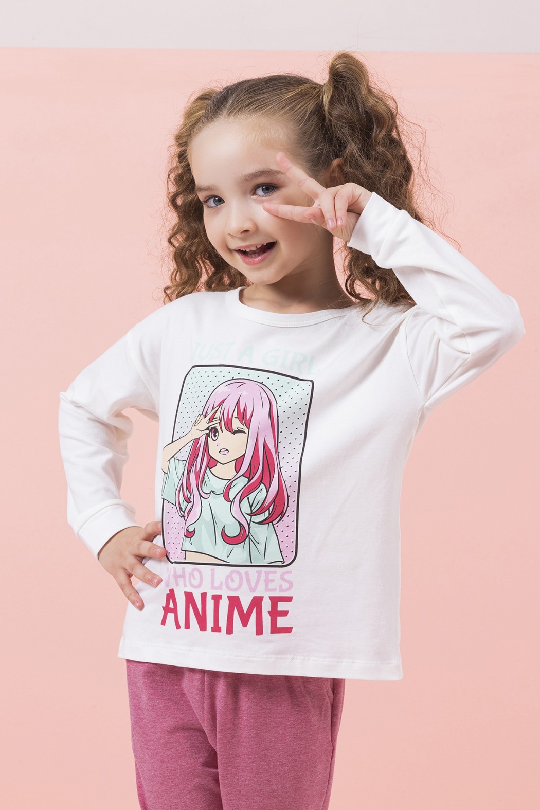 Anime Desenli Kız Çocuk Pijama Takımı 