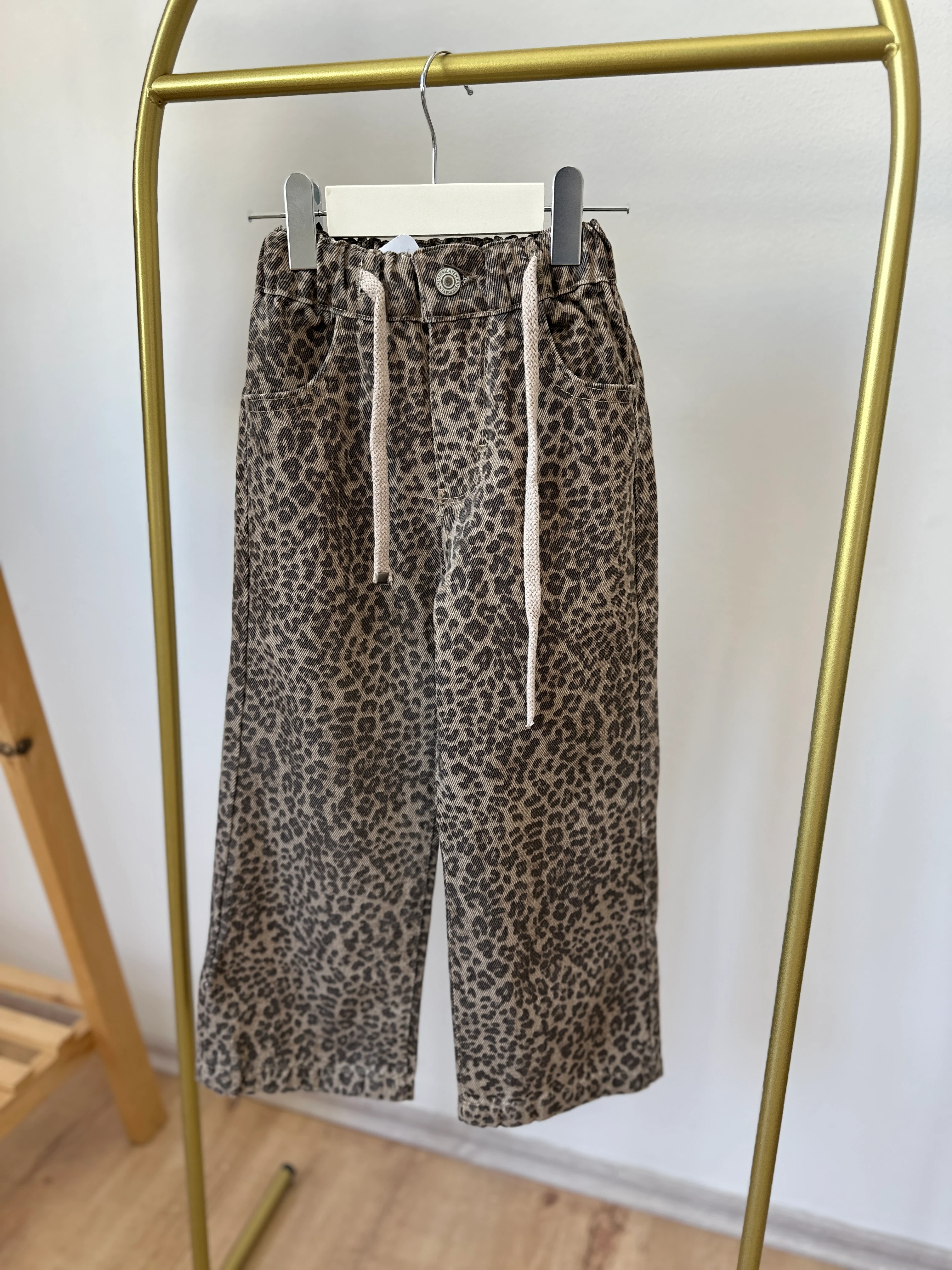 Leopar Desenli Beli Lastikli Kız Çocuk Pantolonu