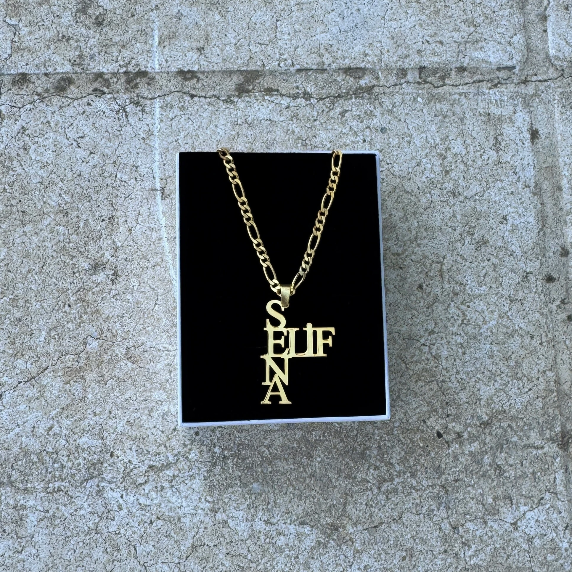 Dikey İsim Tasarımı Kolye