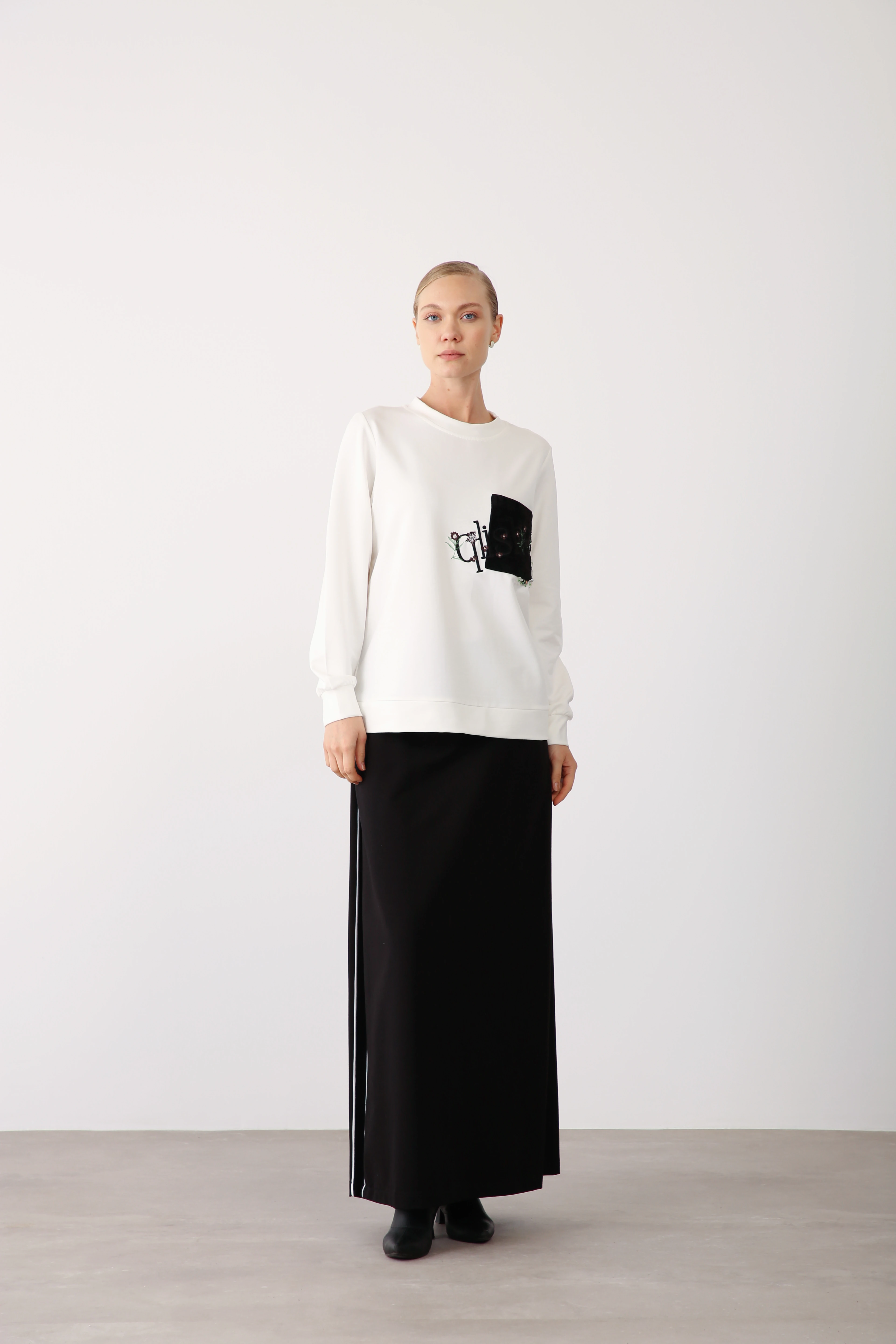 Kapitone Detaylı Aplikeli Üçlü Takım