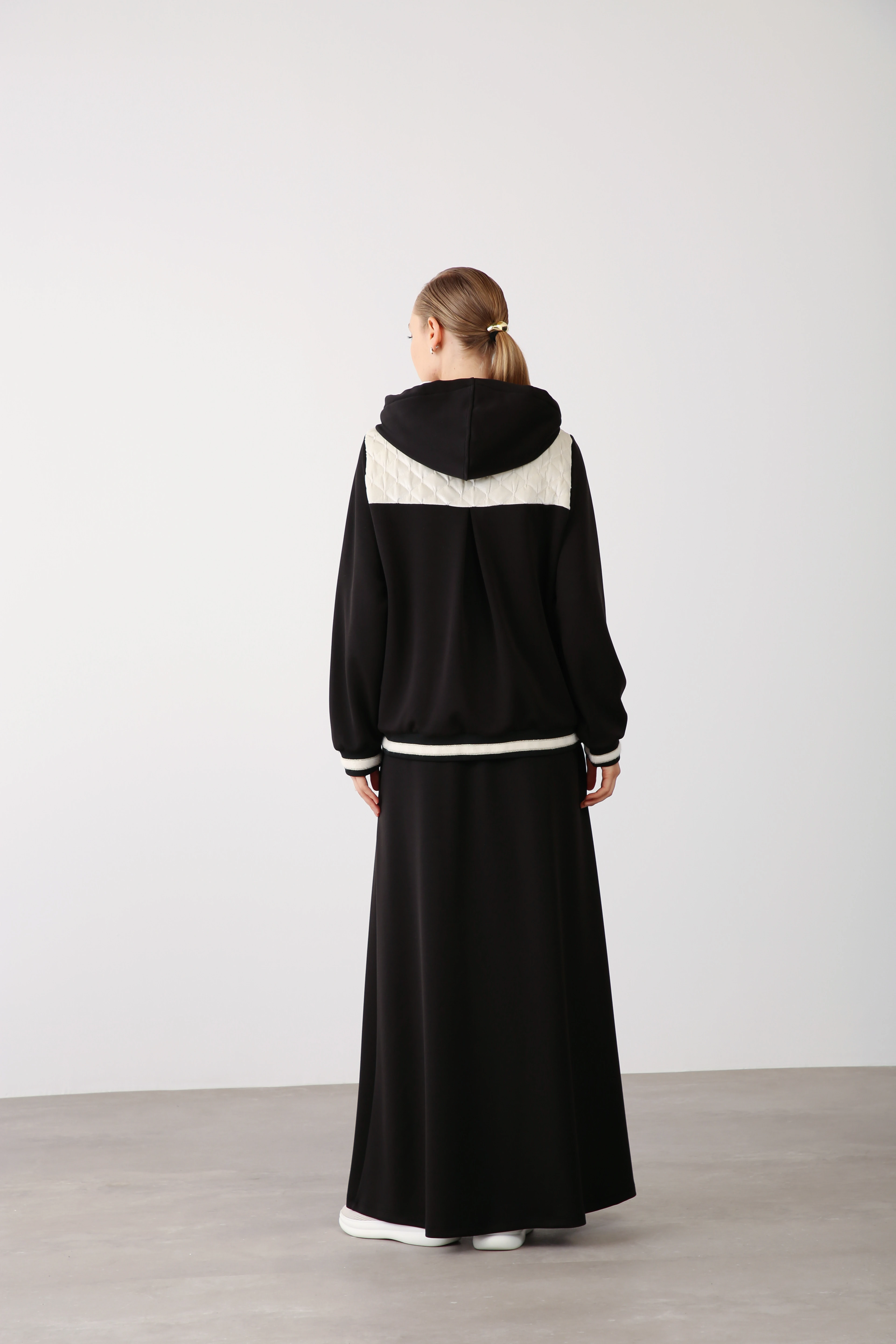 Kapitone Kapüşonlu Çıtçıtlı Ceket Etek Takım